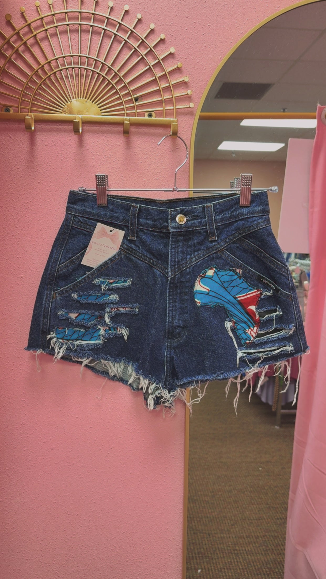 Vintage Unique Rockies Shorts Size 24 *read description*