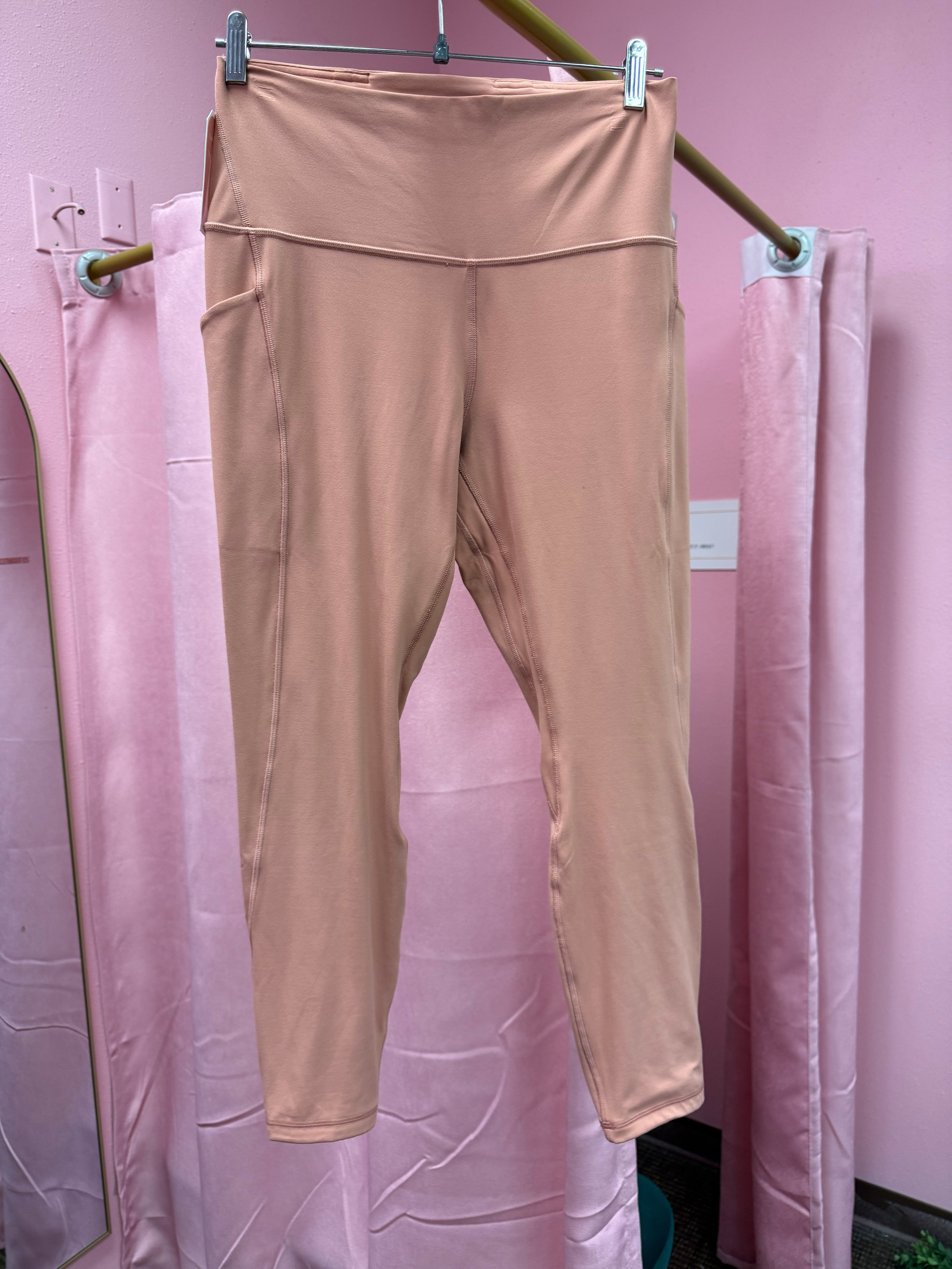 Lululemon Aligns With Pockets Size 10