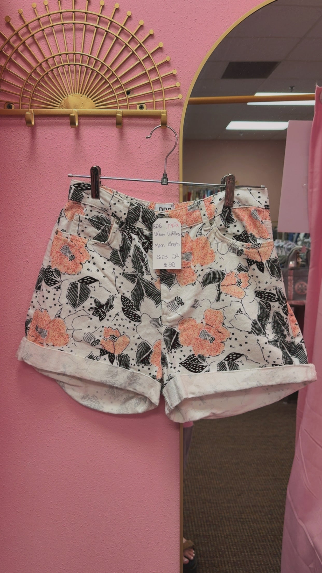BDG Urban Outfitters Mom Shorts Size 29