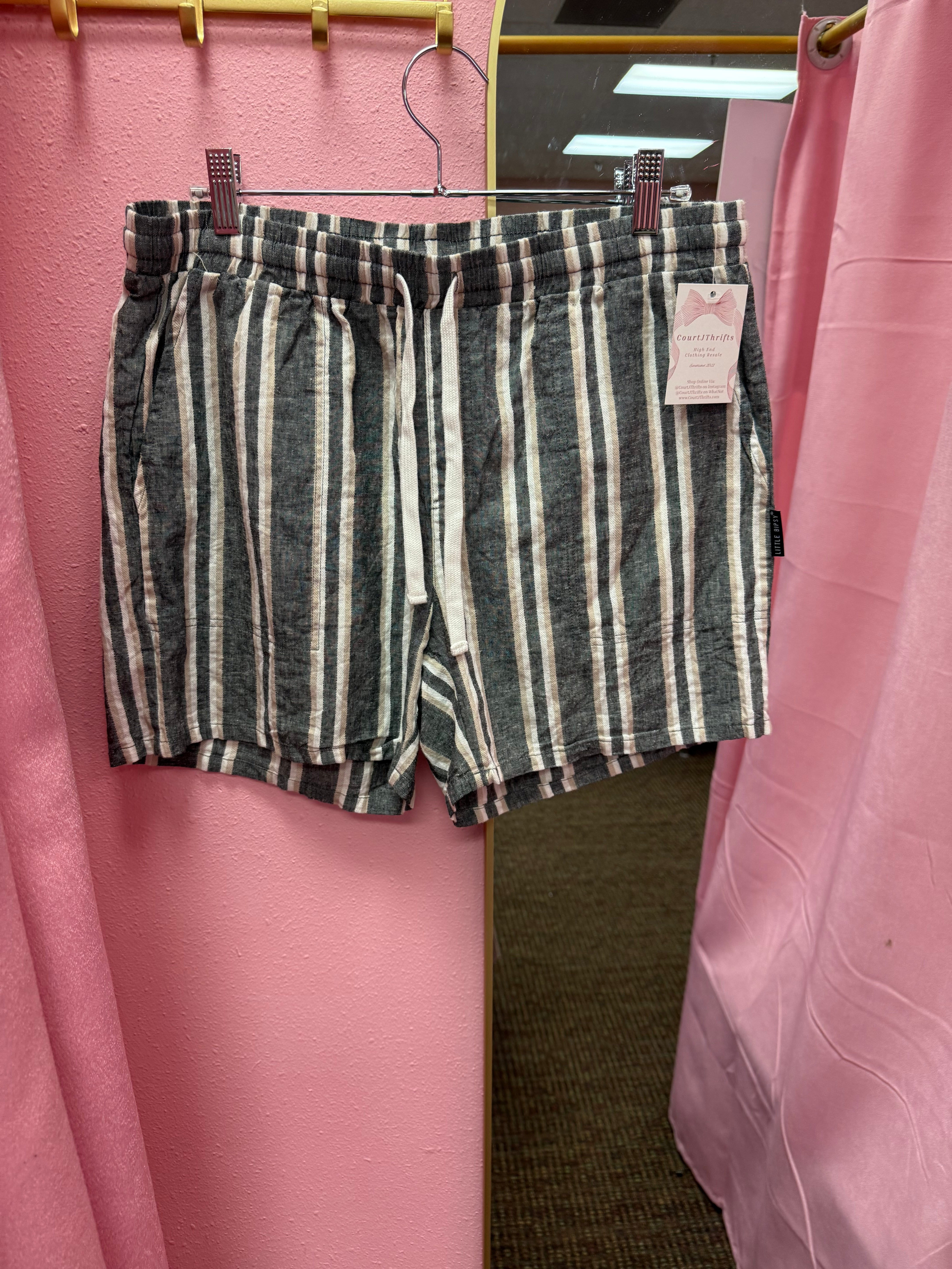 LB Collection Shorts NWT XL