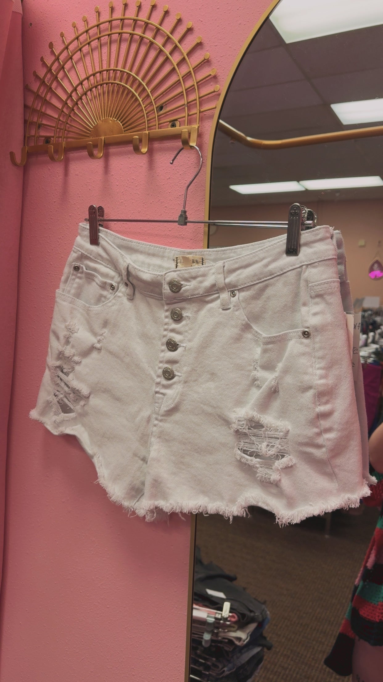 Francesca’s Harper Heritage Distressed Shorts Size 30