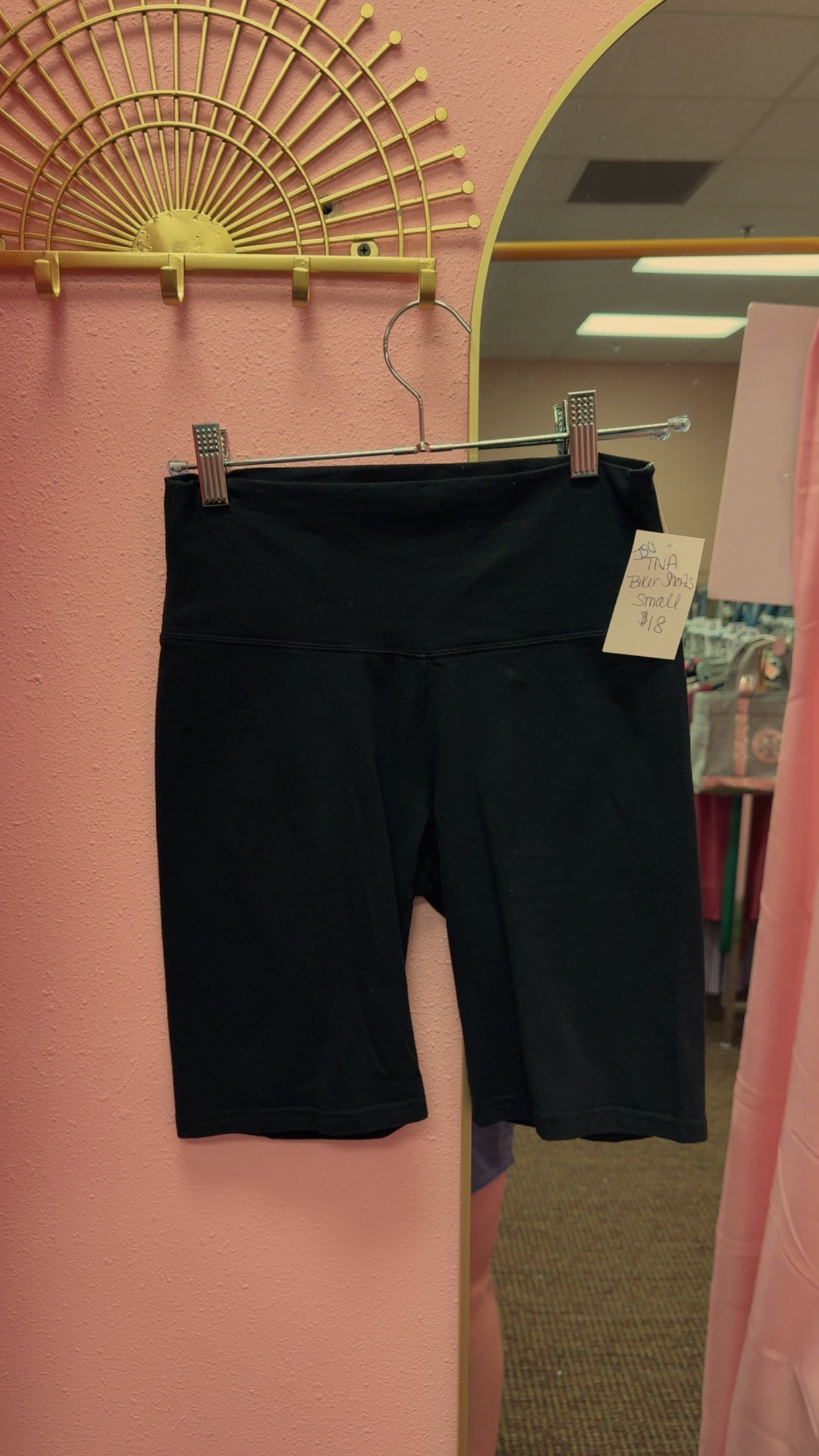 Aritzia Tna Biker Shorts Size Small
