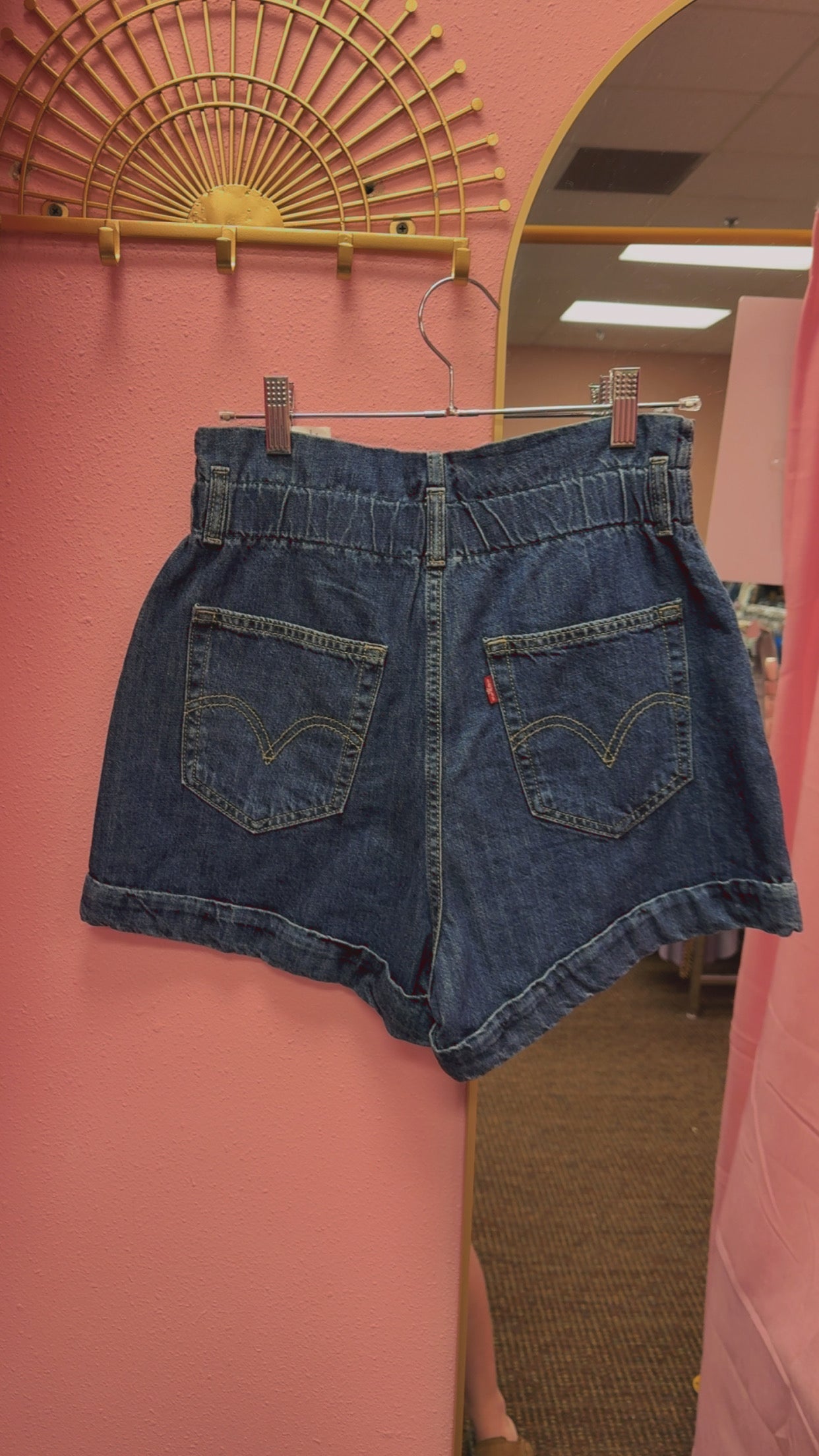 Levi’s Paper Bag Waist Shorts Size 26