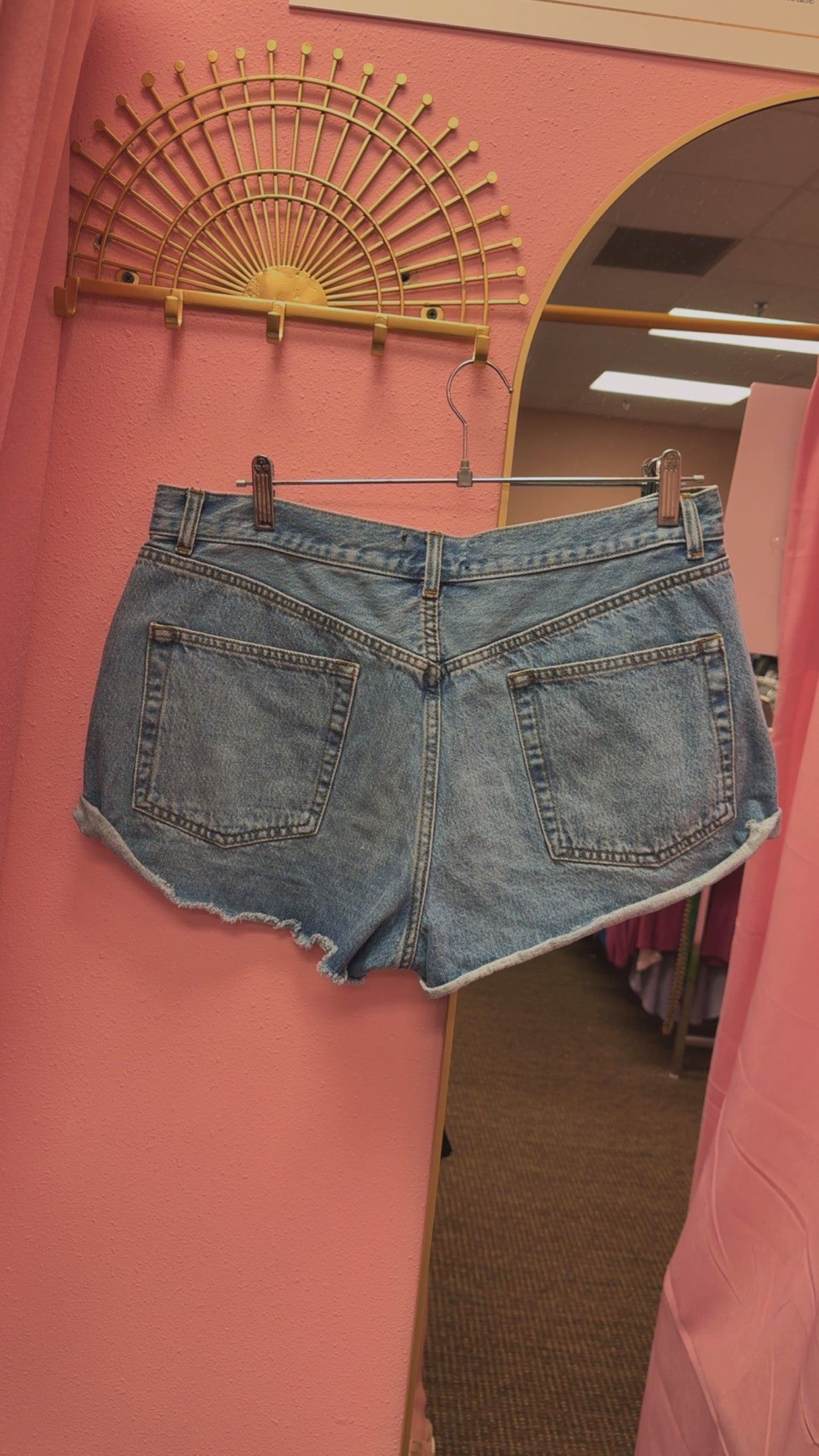 ASOS Distressed Mid Short Size 10