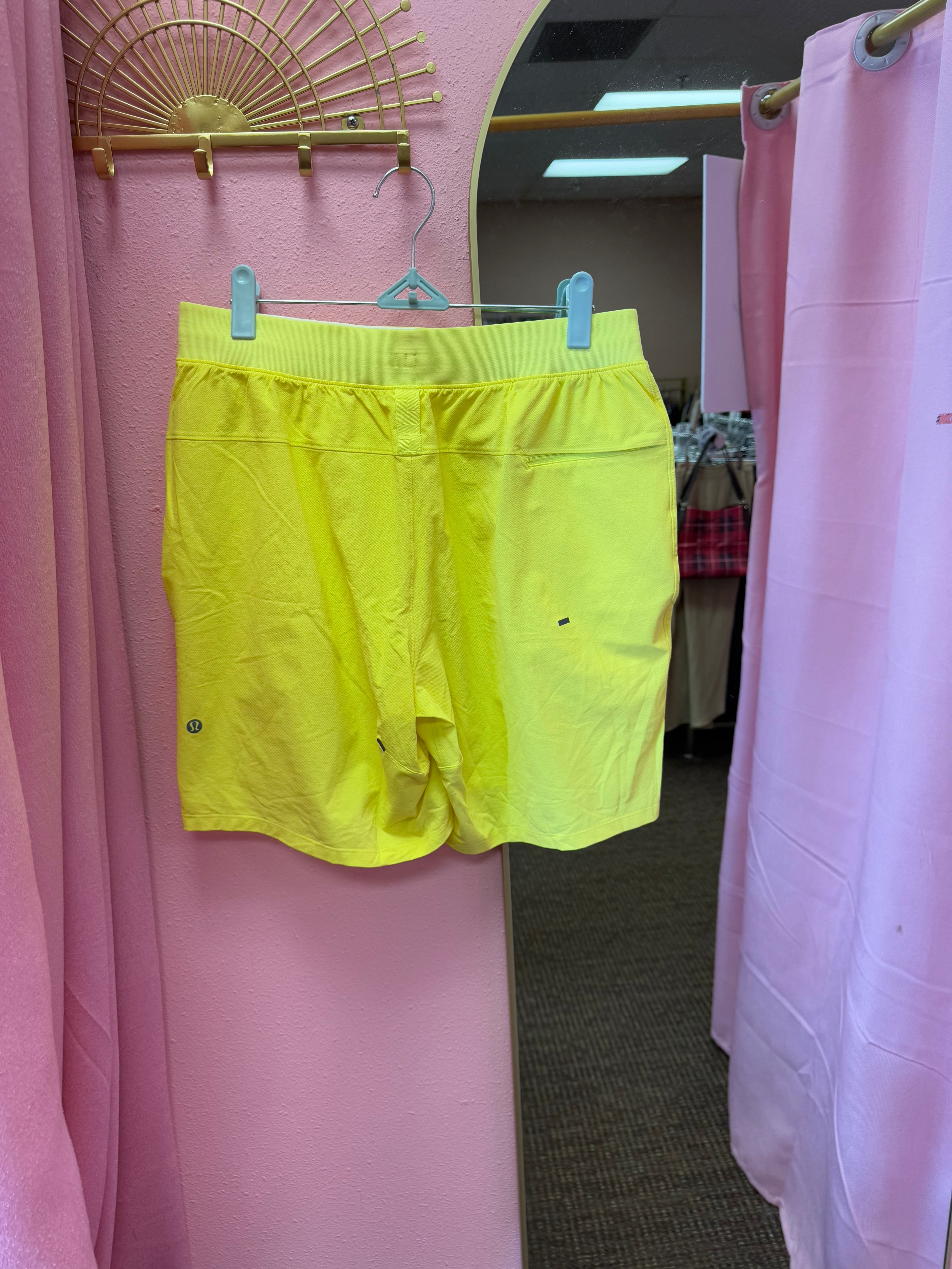 Men’s Lululemon License To Train “7 Shorts Size Medium