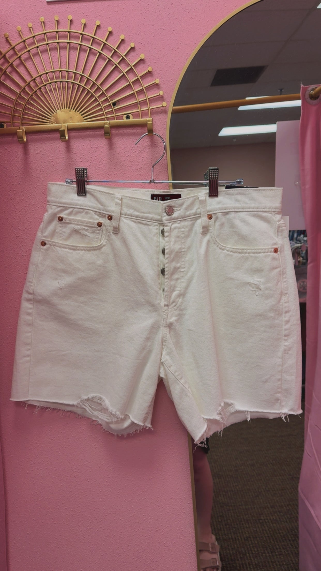 GAP NEW WITH TAGS MIDI Dad Short Size 12