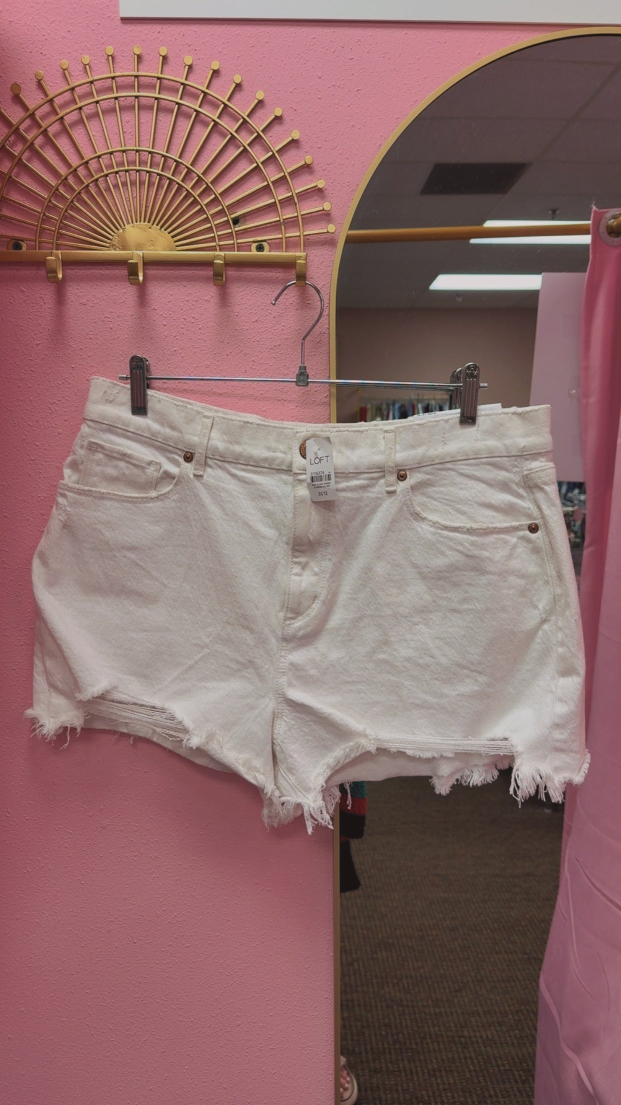 Loft NEW WITH TAGS Distressed Shorts Size 12/31