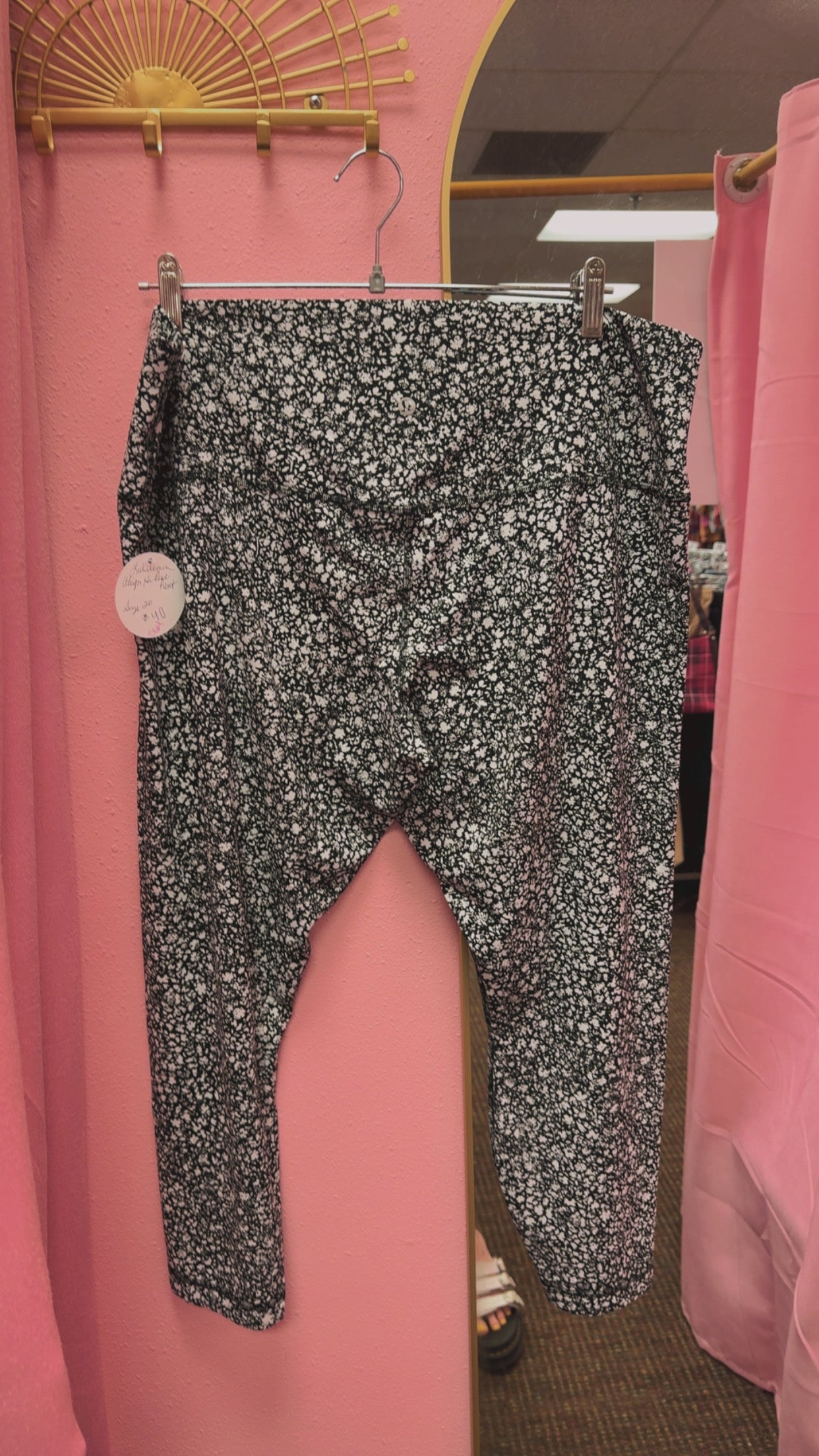 Lululemon Aligns “25 Size 20