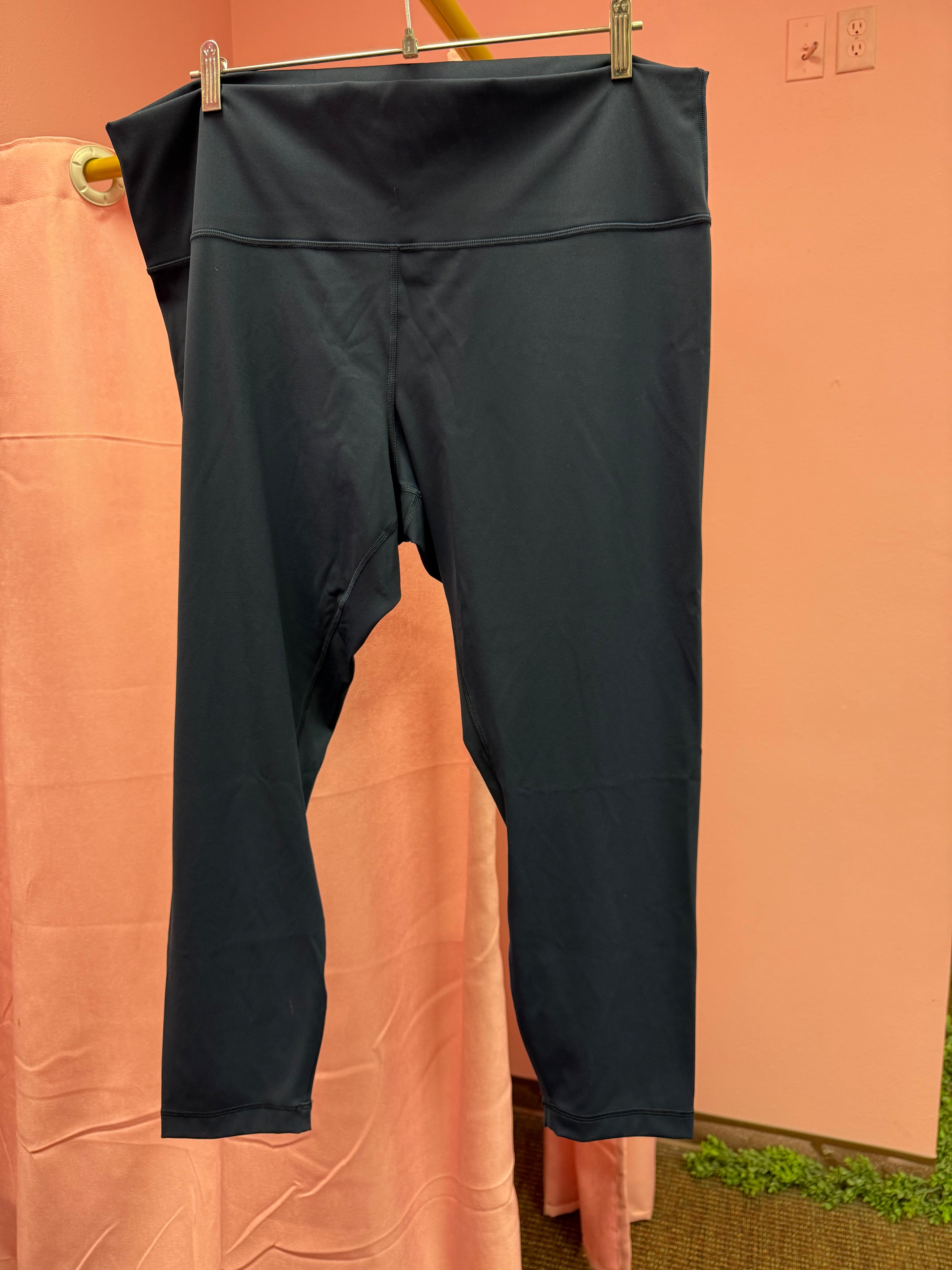 Lululemon Wunder Under High Rise True Navy Size 20
