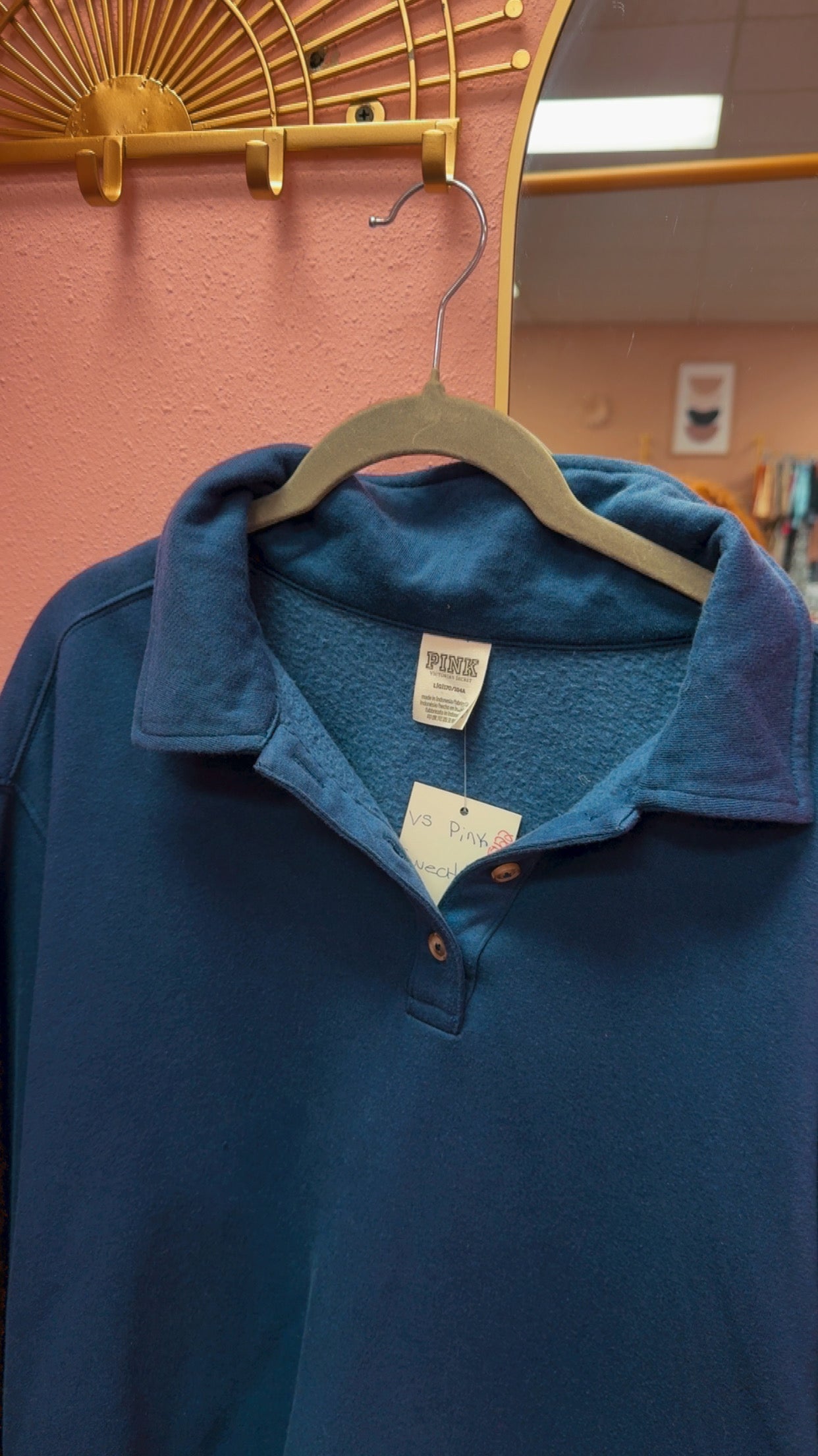 VS PINK Sweatshirt Size Large