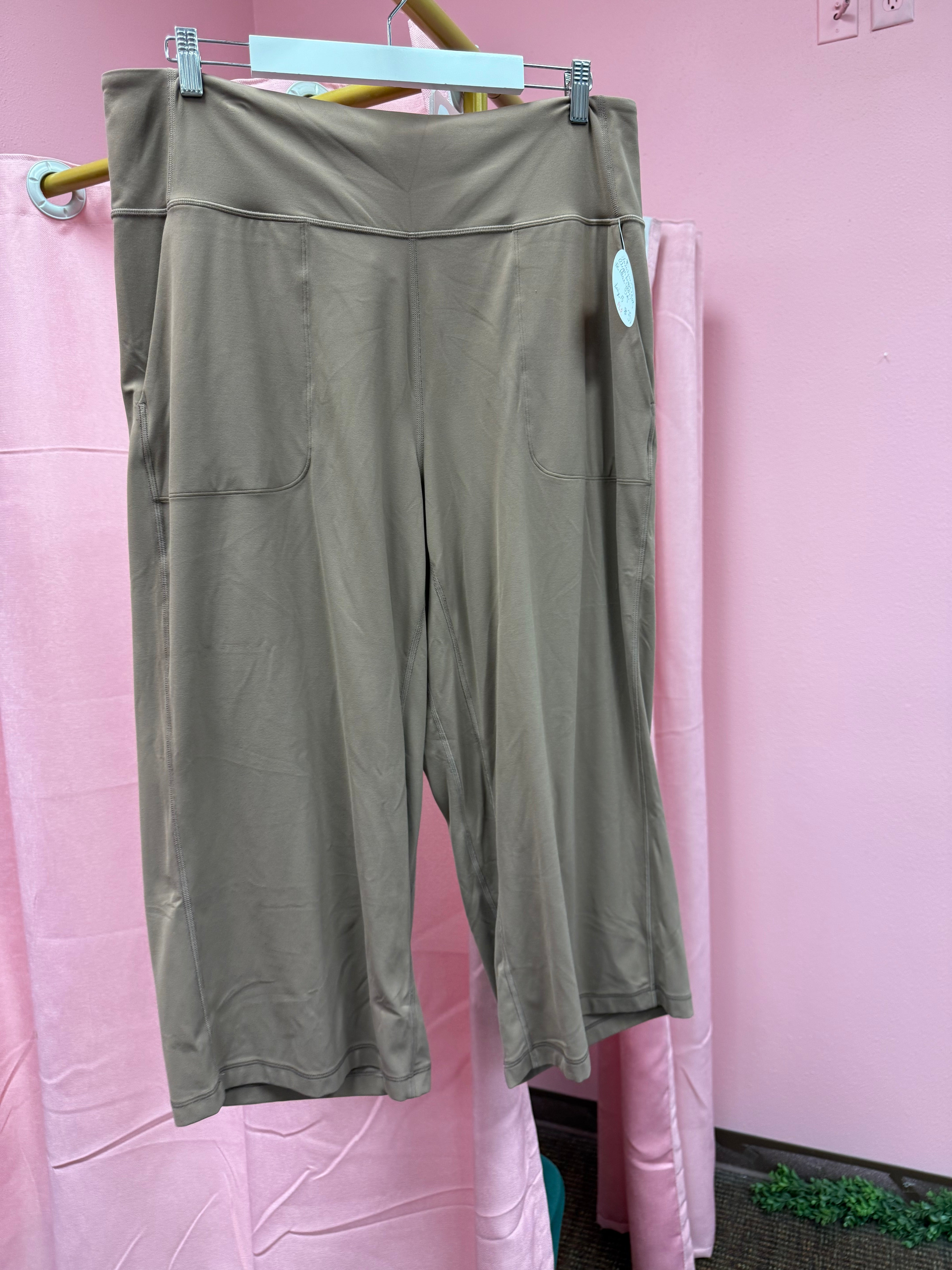 Lululemon Align Super High Rise Wide Leg Crop Size 18