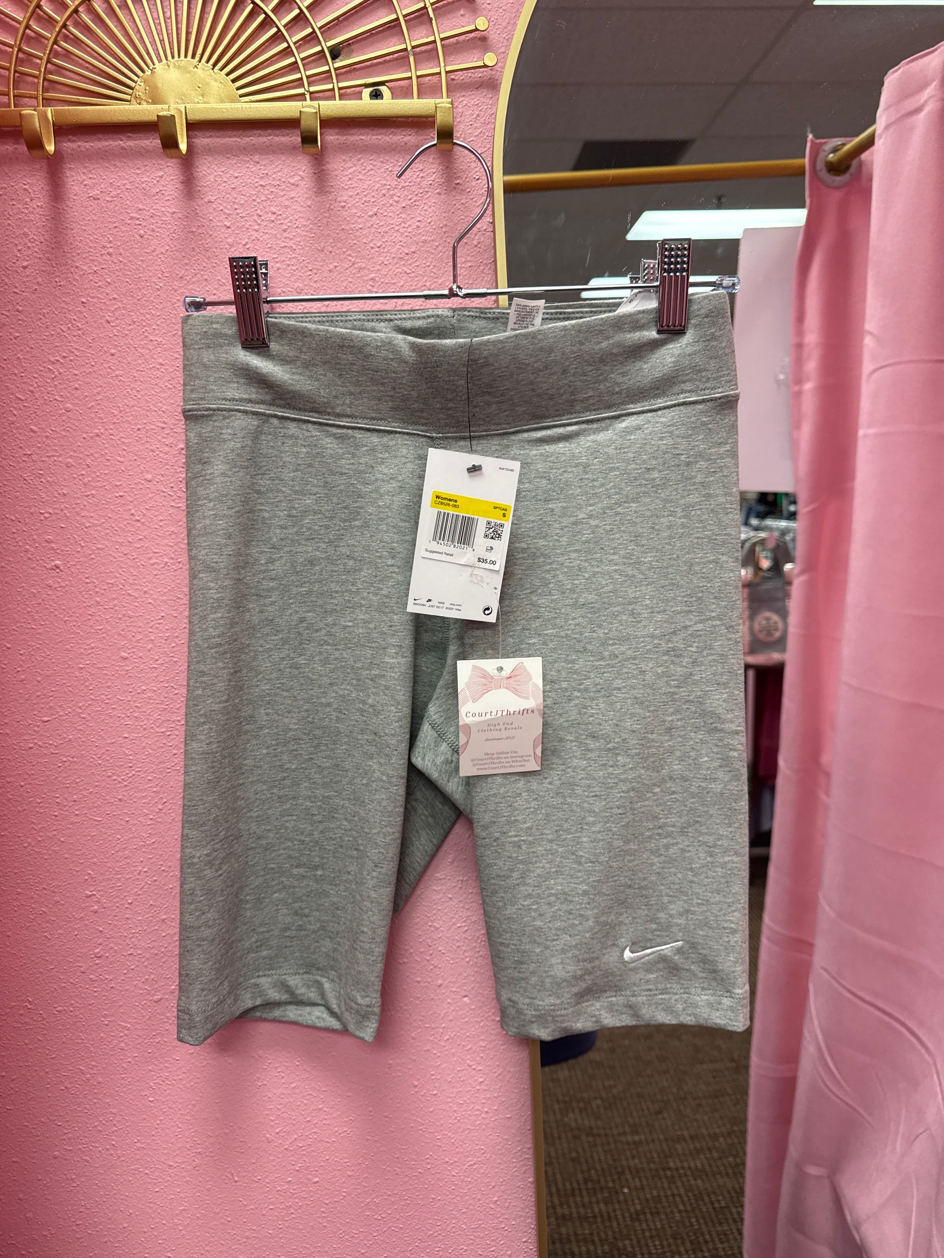 Nike NEW WITH TAGS Biker Shorts Size Small