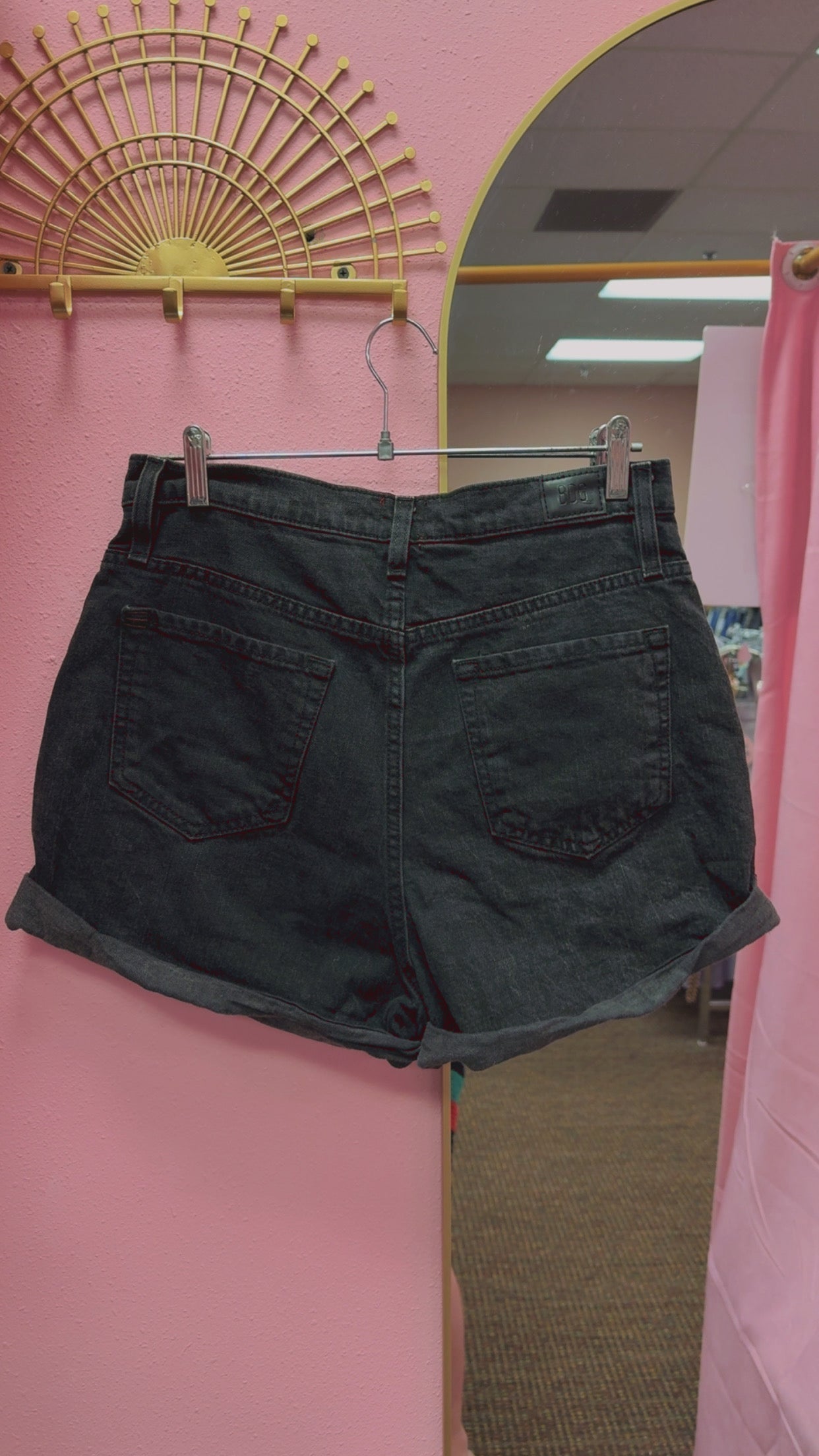Urban Outfitters BDG Mom Shorts Size 30