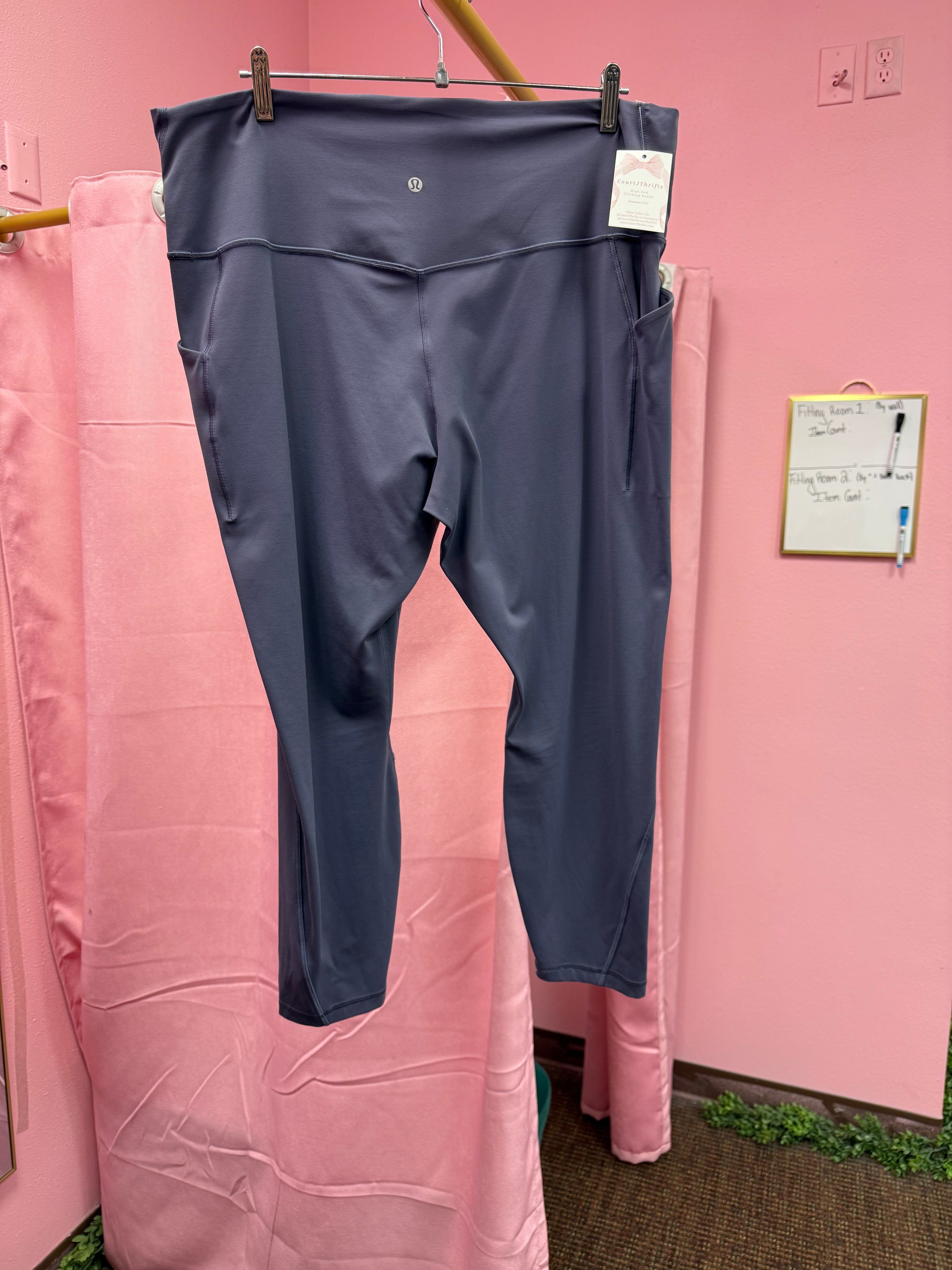 Lululemon Aligns With Pockets Size 20