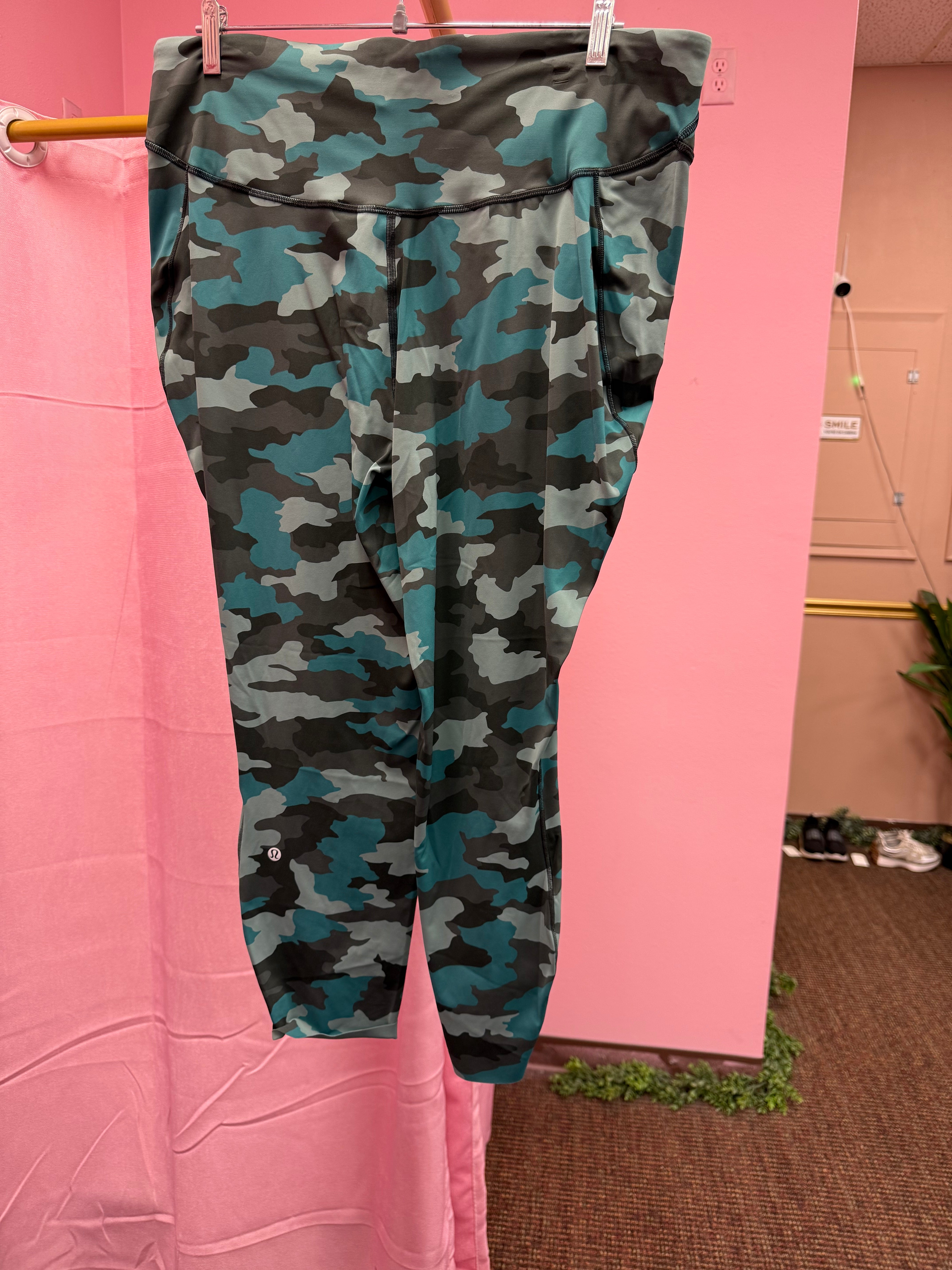 Lululemon Base Pace High Rise Running Tight Size 18