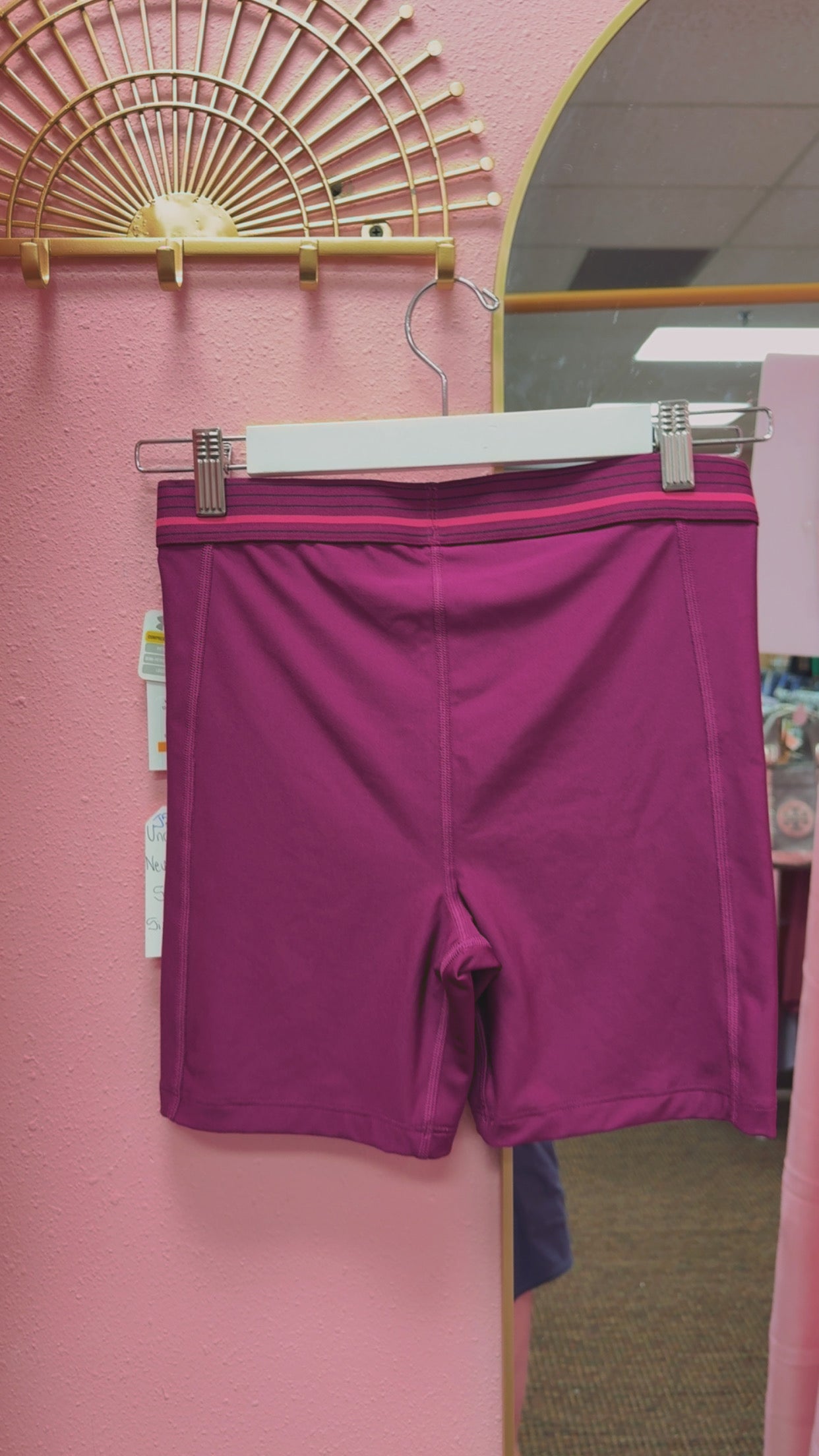 Under Armour NEW WITH TAGS Spandex Shorts Size Small