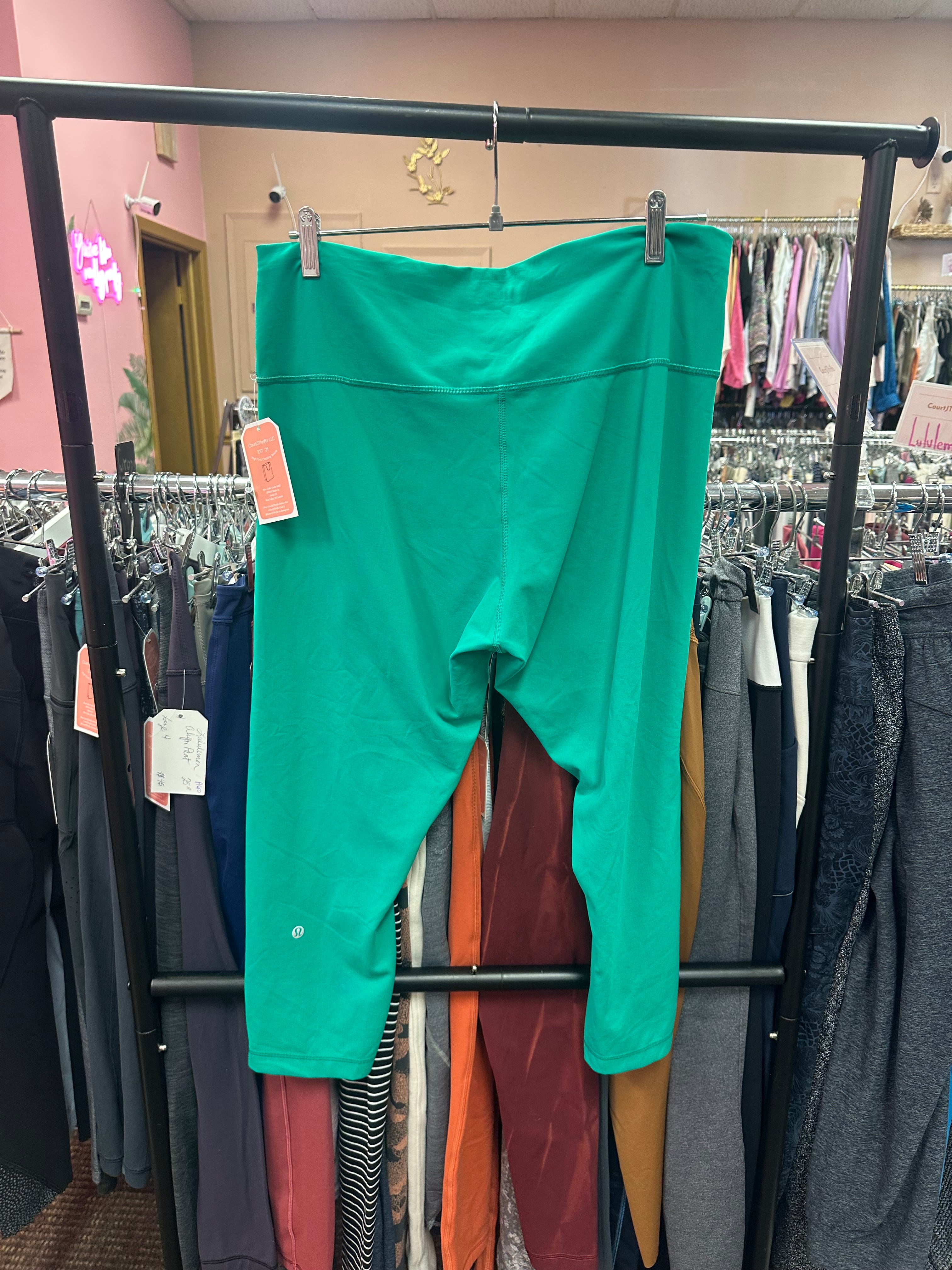 Lululemon Wunder Train “23 Size 18