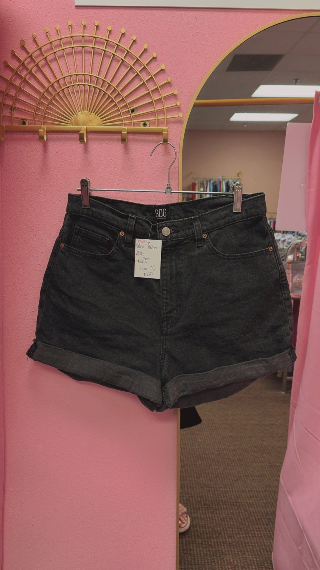 Urban Outfitters BDG Mom Shorts Size 30