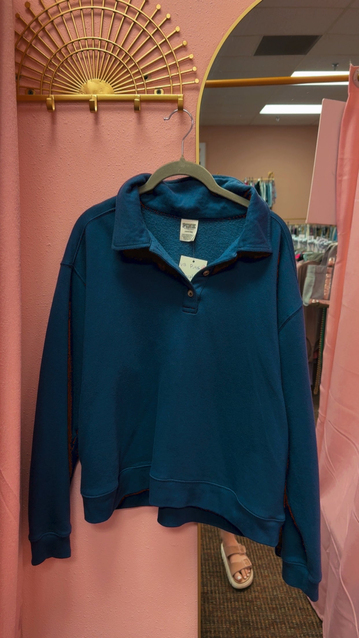 VS PINK Sweatshirt Size Large