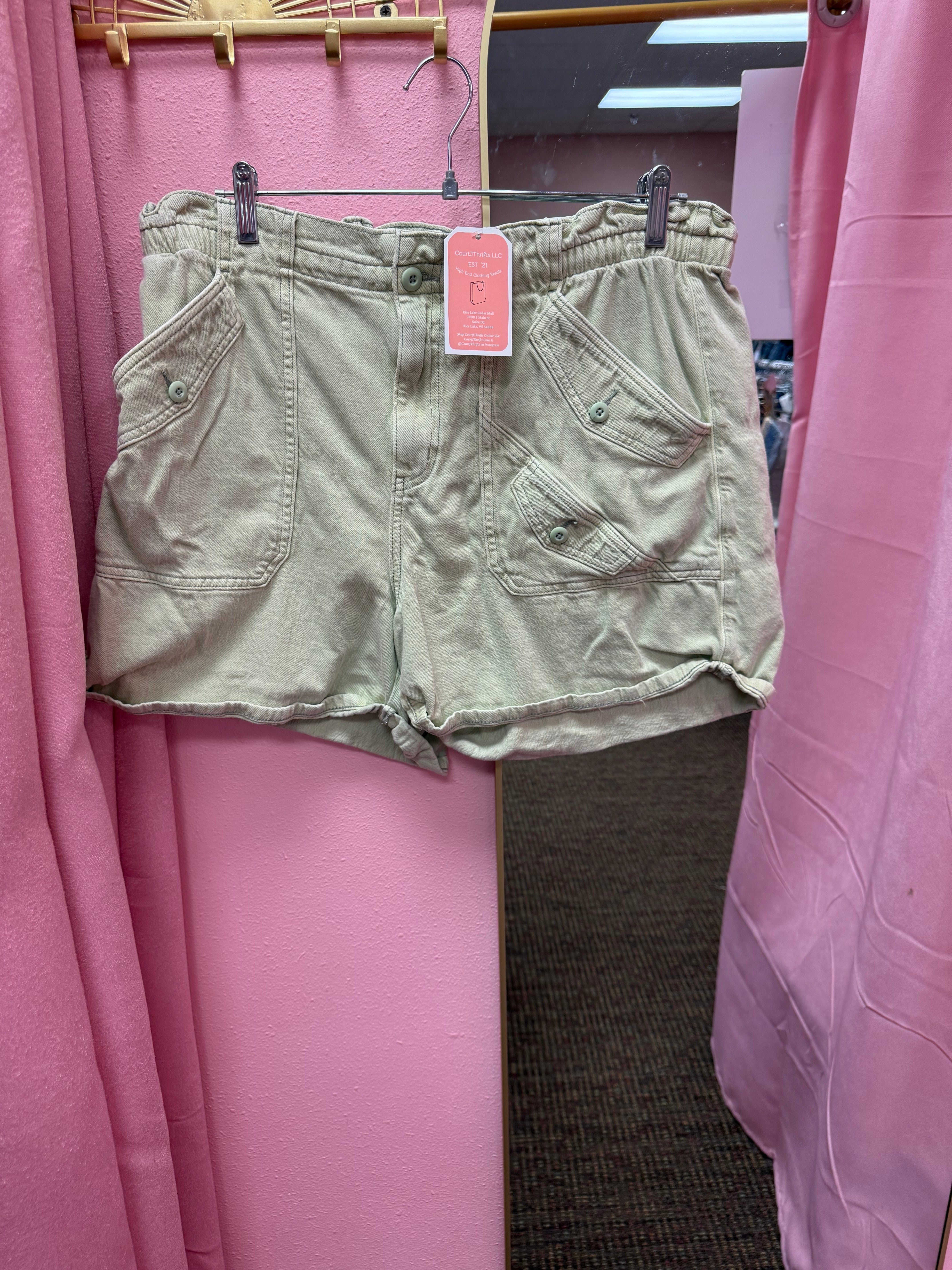 American Eagle High Rise Baggy Short Size 16