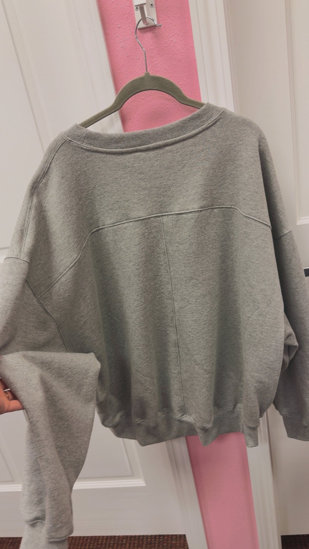 CourtJThrifts Crewneck Blank Lab Embroidered Size Large
