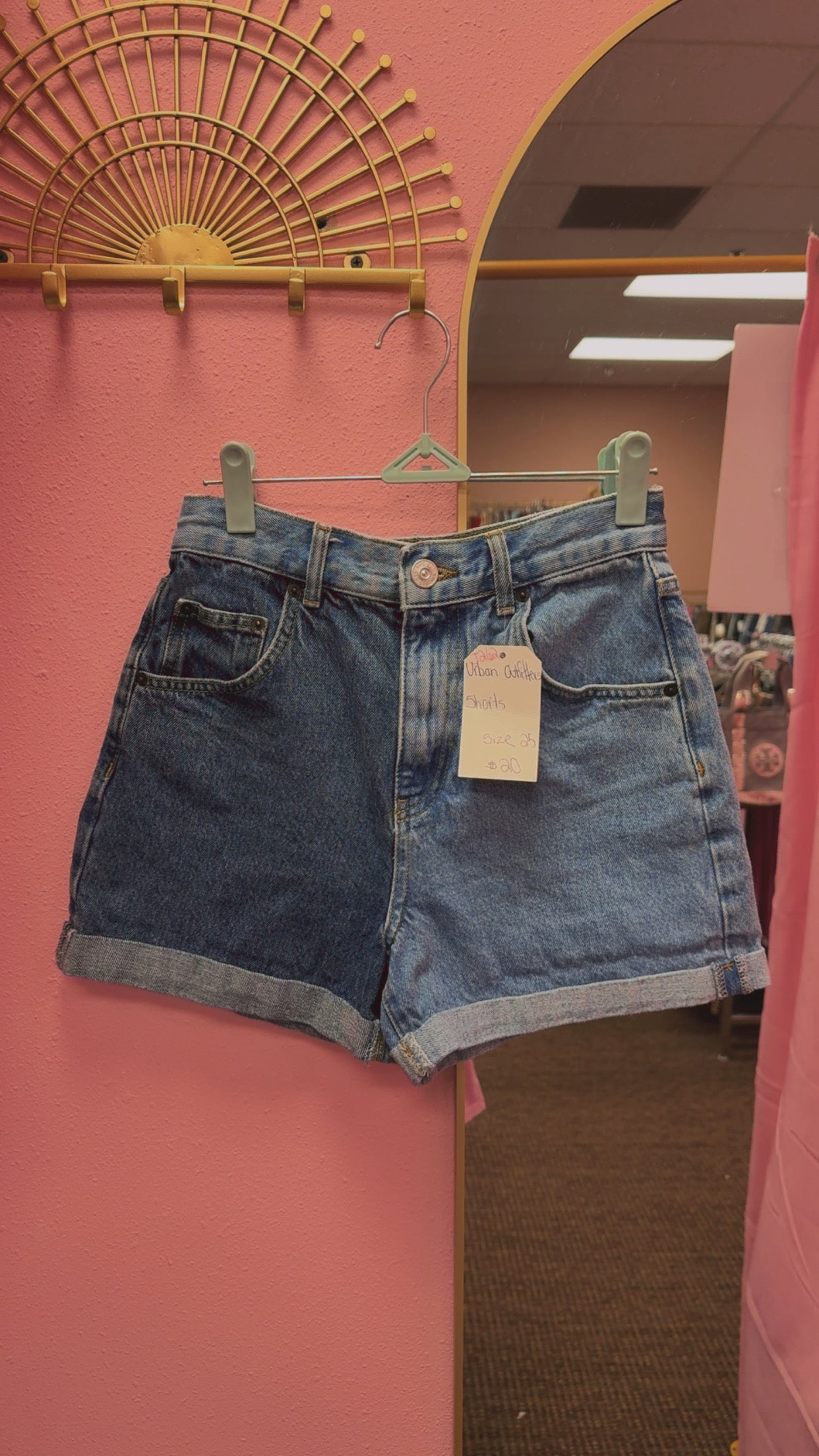 Urban Outfitters BDG Mom Shorts Size 25