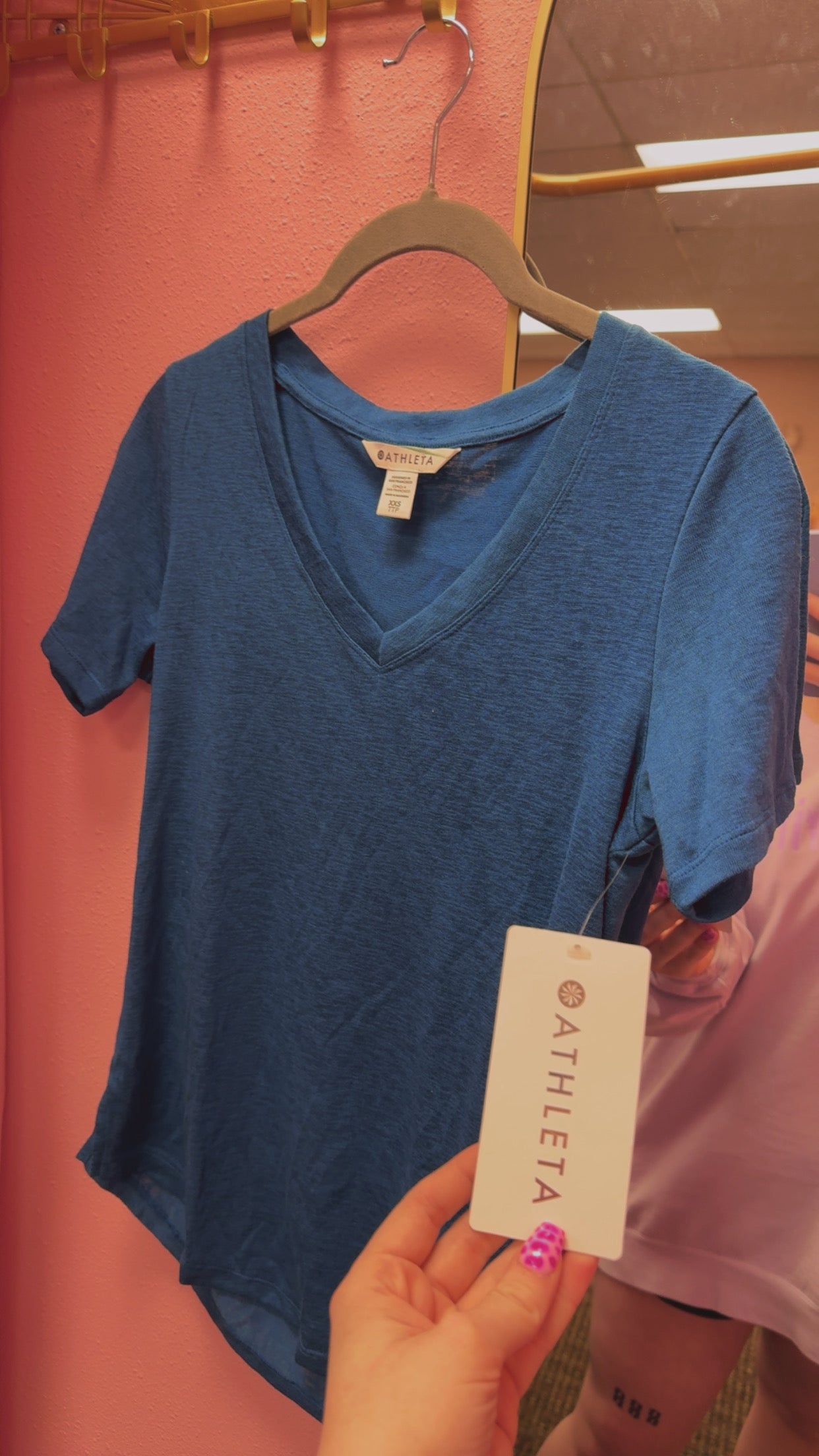 Athleta NWT Breezy Scoop V-Neck Tee Size XXS