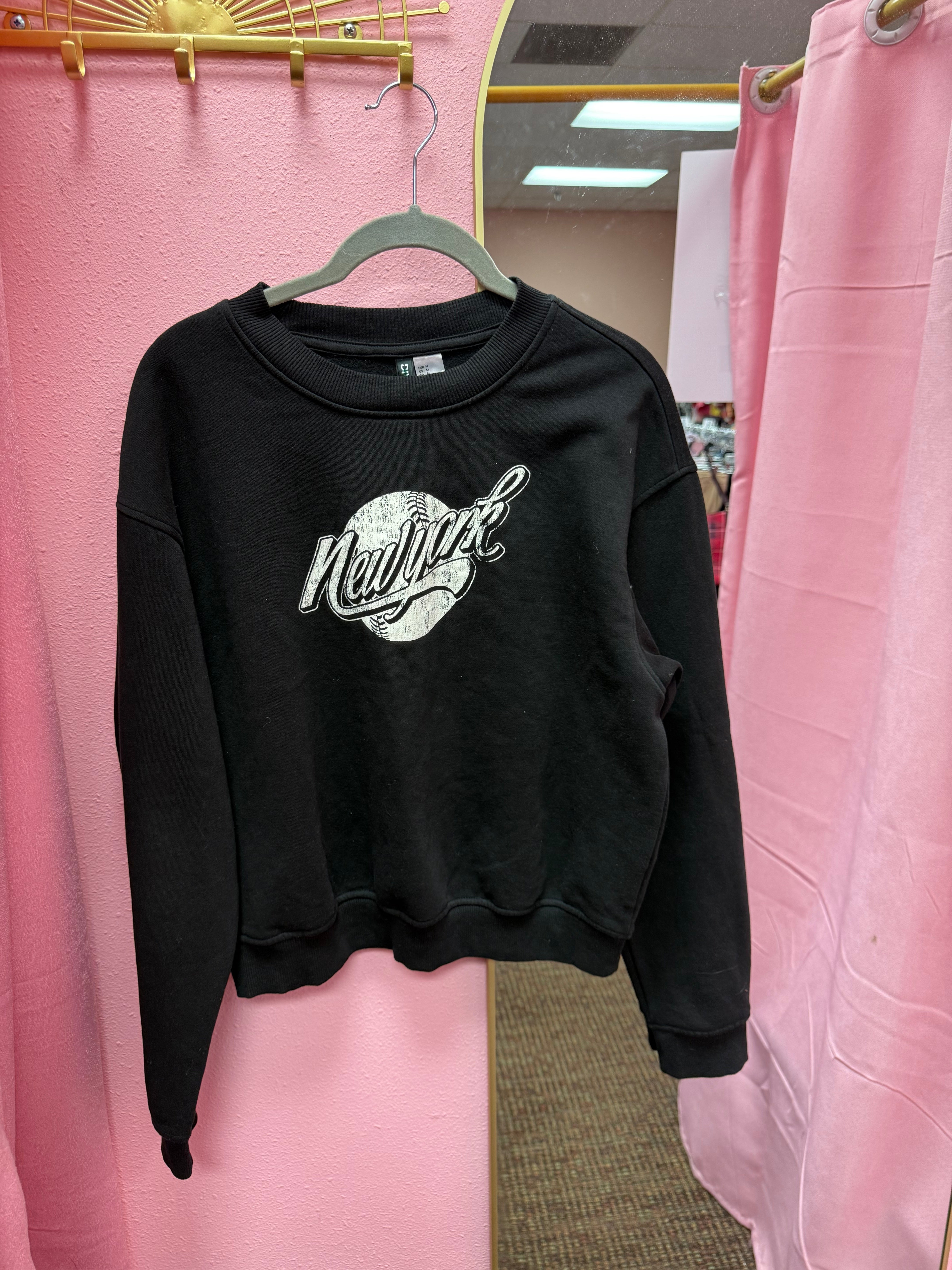 H&M Crewneck Size Medium