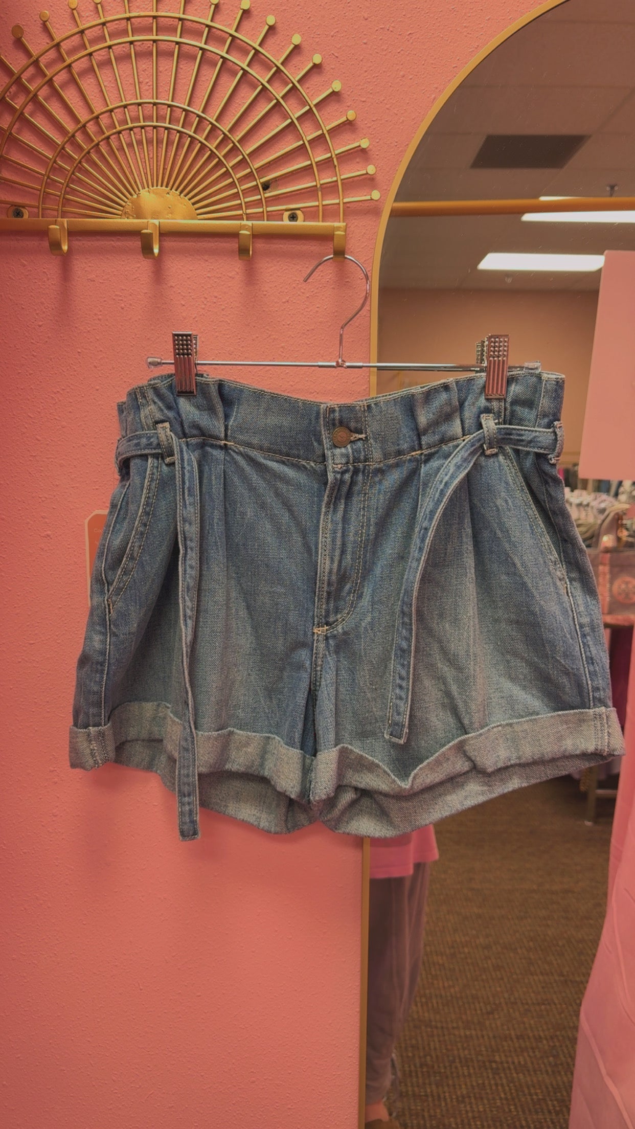 Hollister Paper Bag Waist Shorts Size 8/29