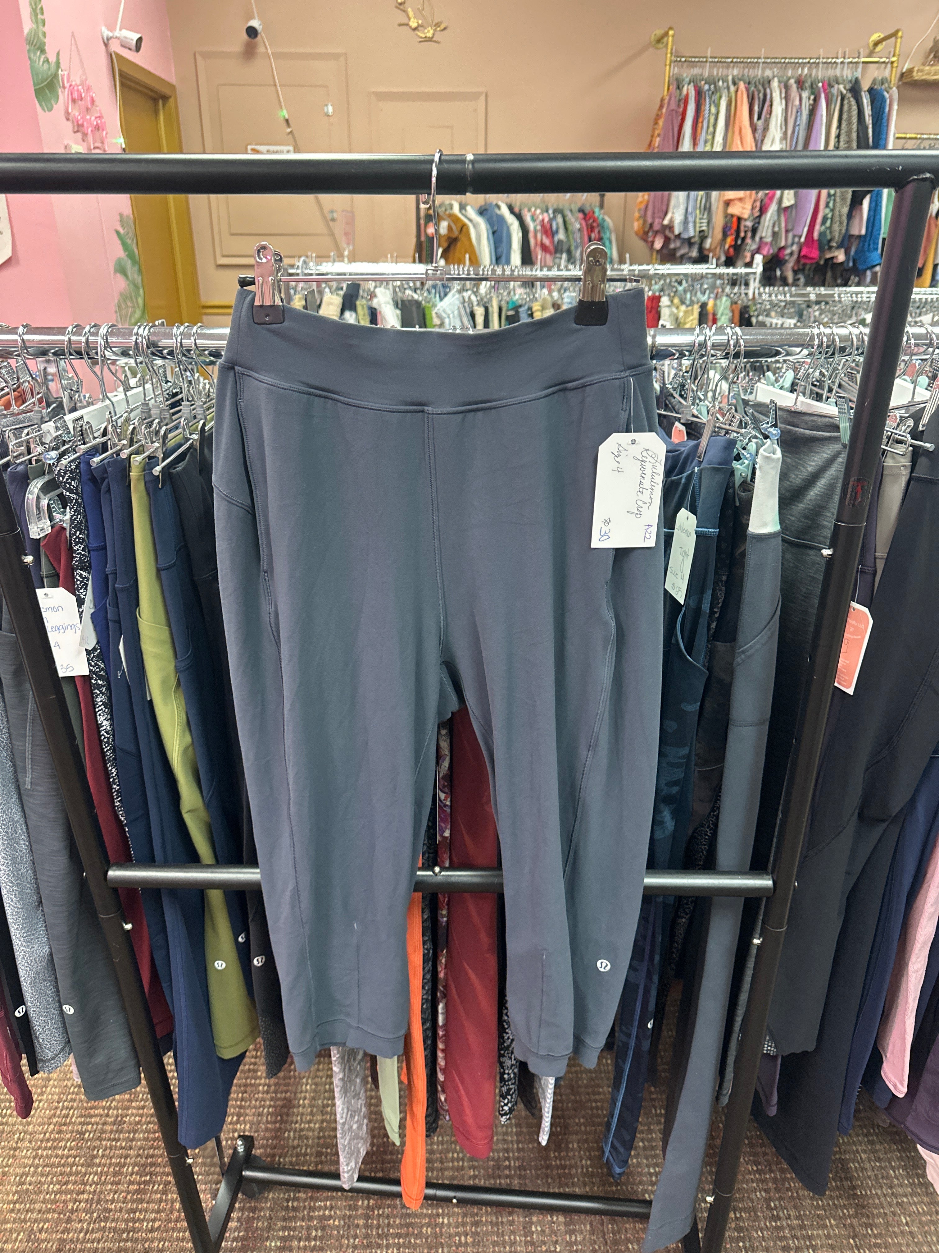 Lululemon Rejuvenate Crop Size 4