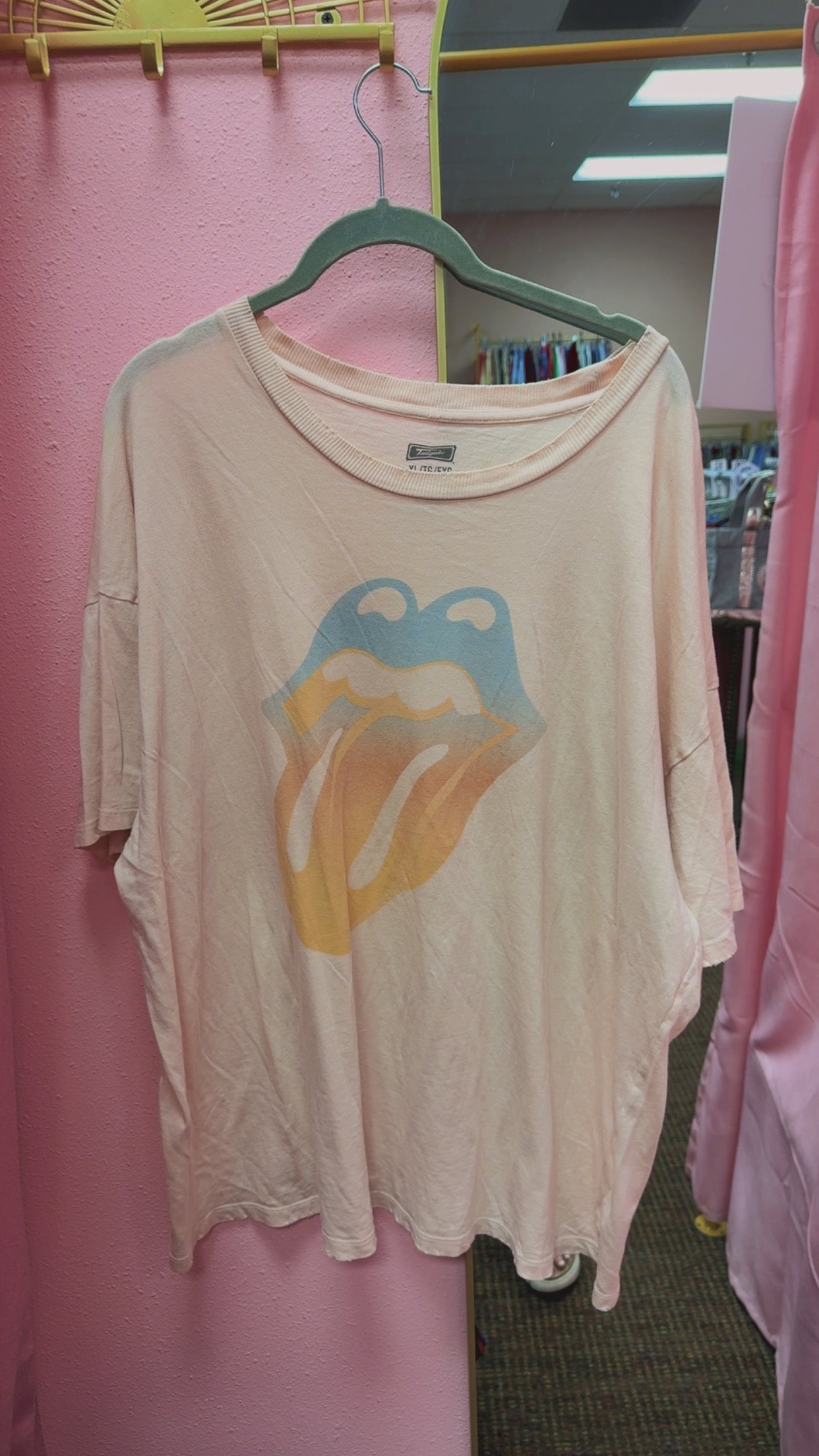 Tailgate Graphic Tee Size XL