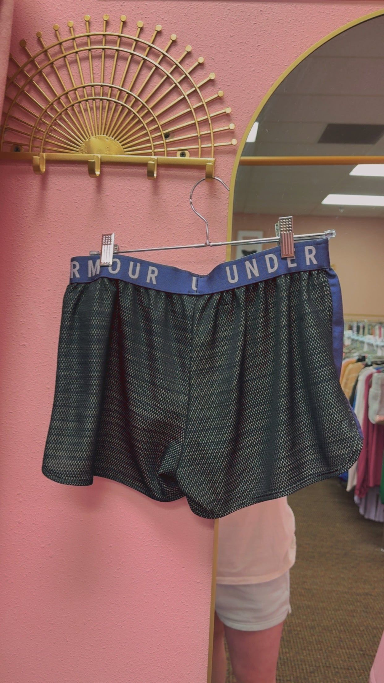 Under Armour Athletic Shorts Size Medium ^snag