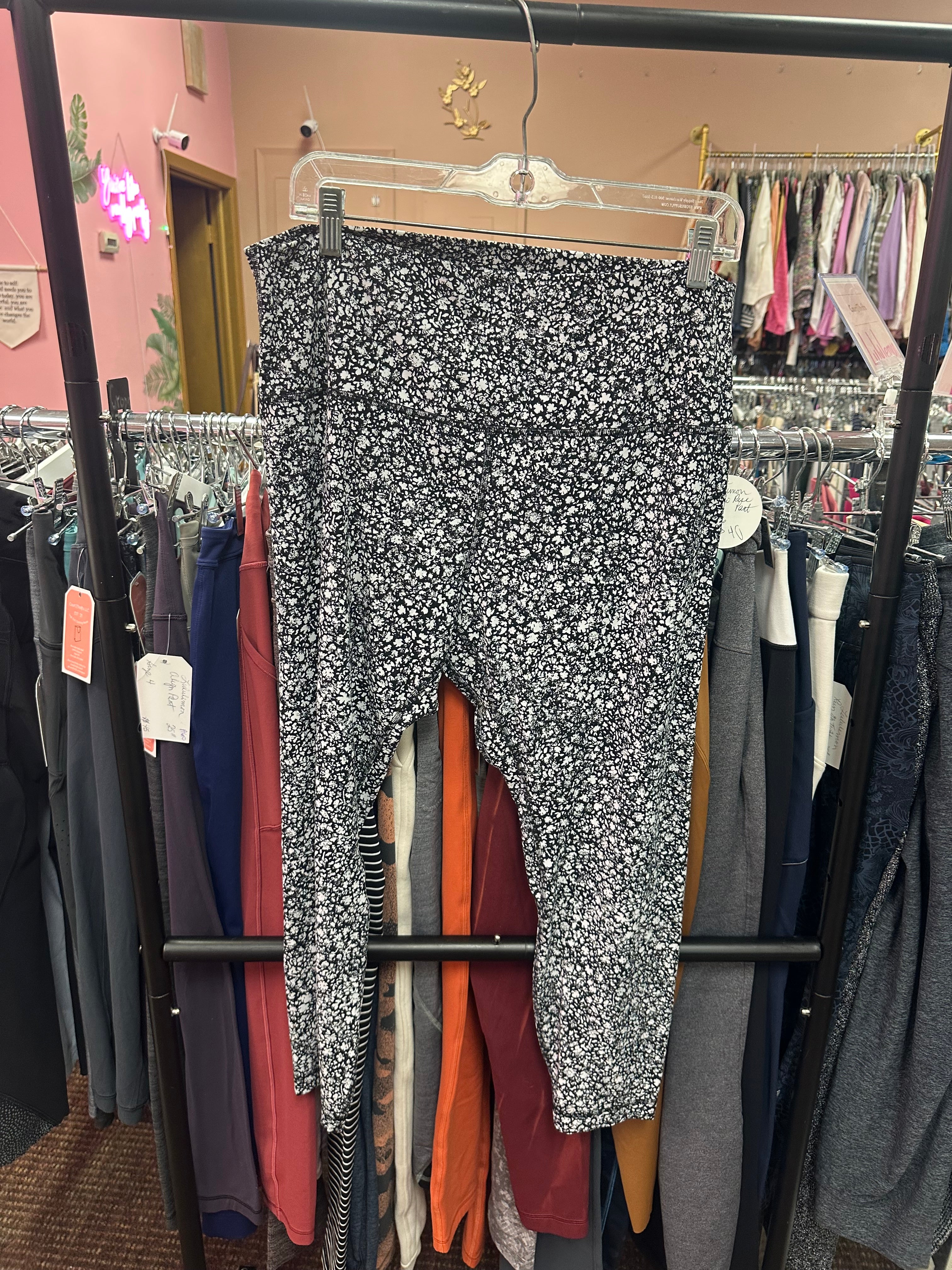 Lululemon Aligns Size 16