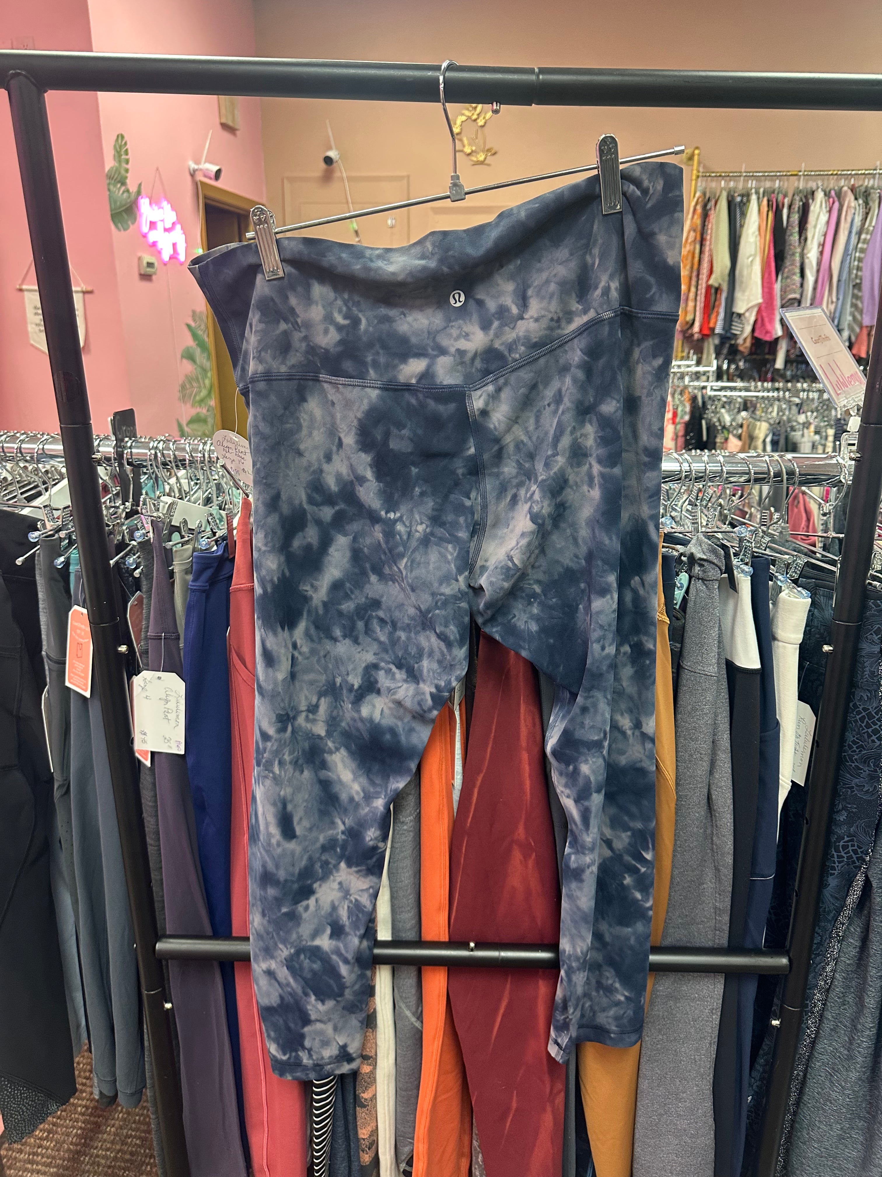 Lululemon Diamond Dye Aligns Size 16