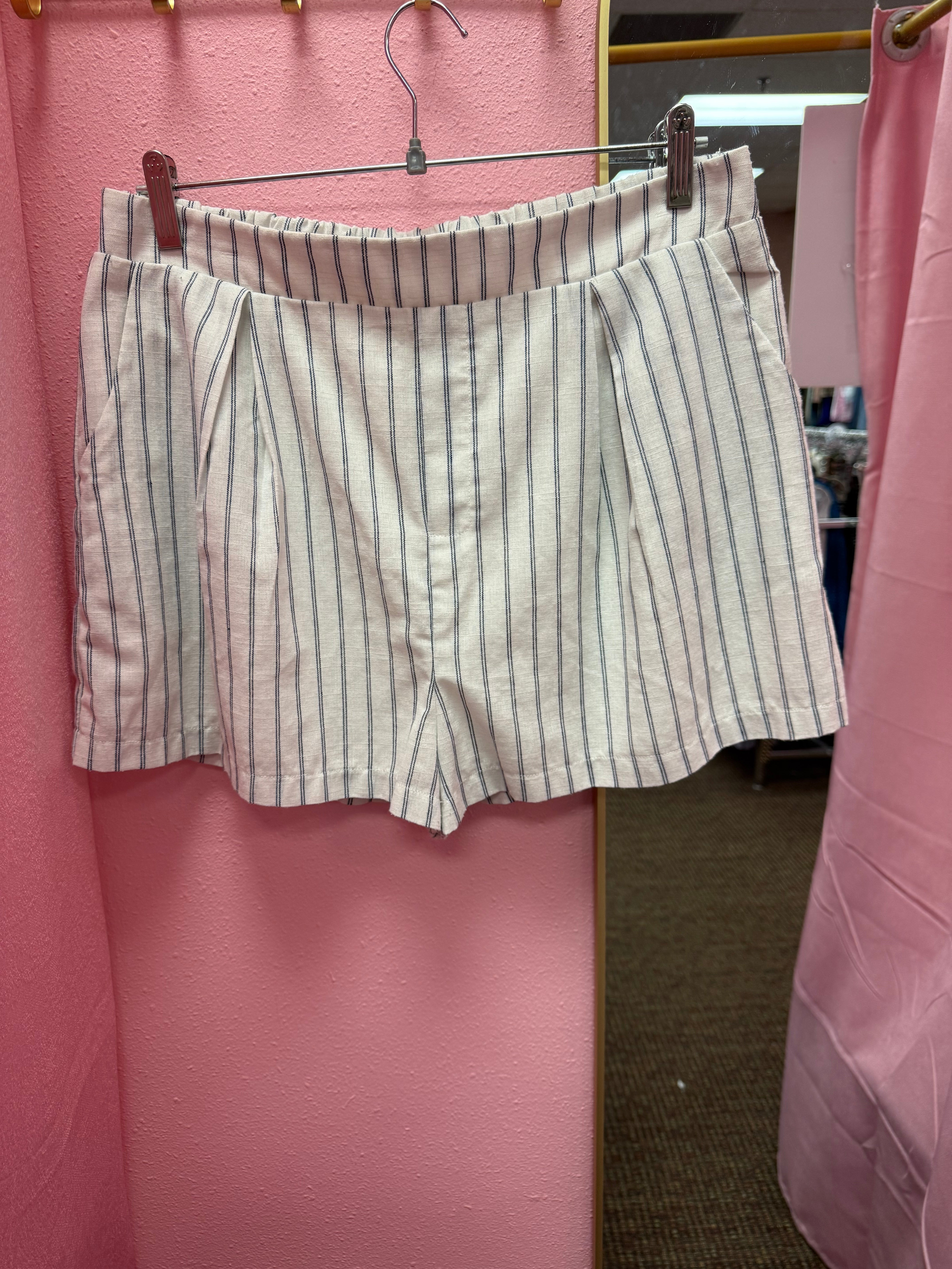 Altar’d State Shorts Size XL