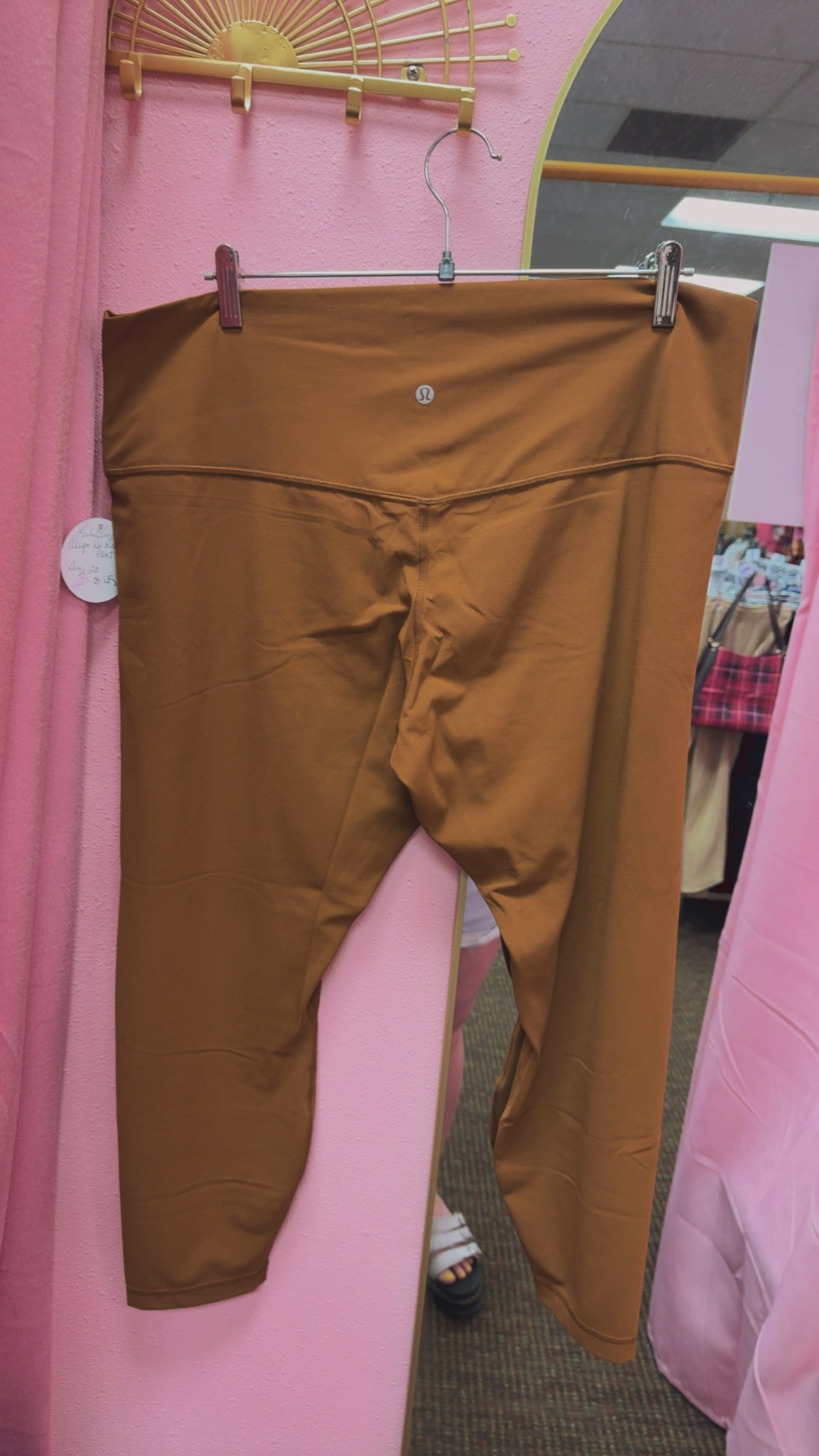 Lululemon Aligns “25 Size 20