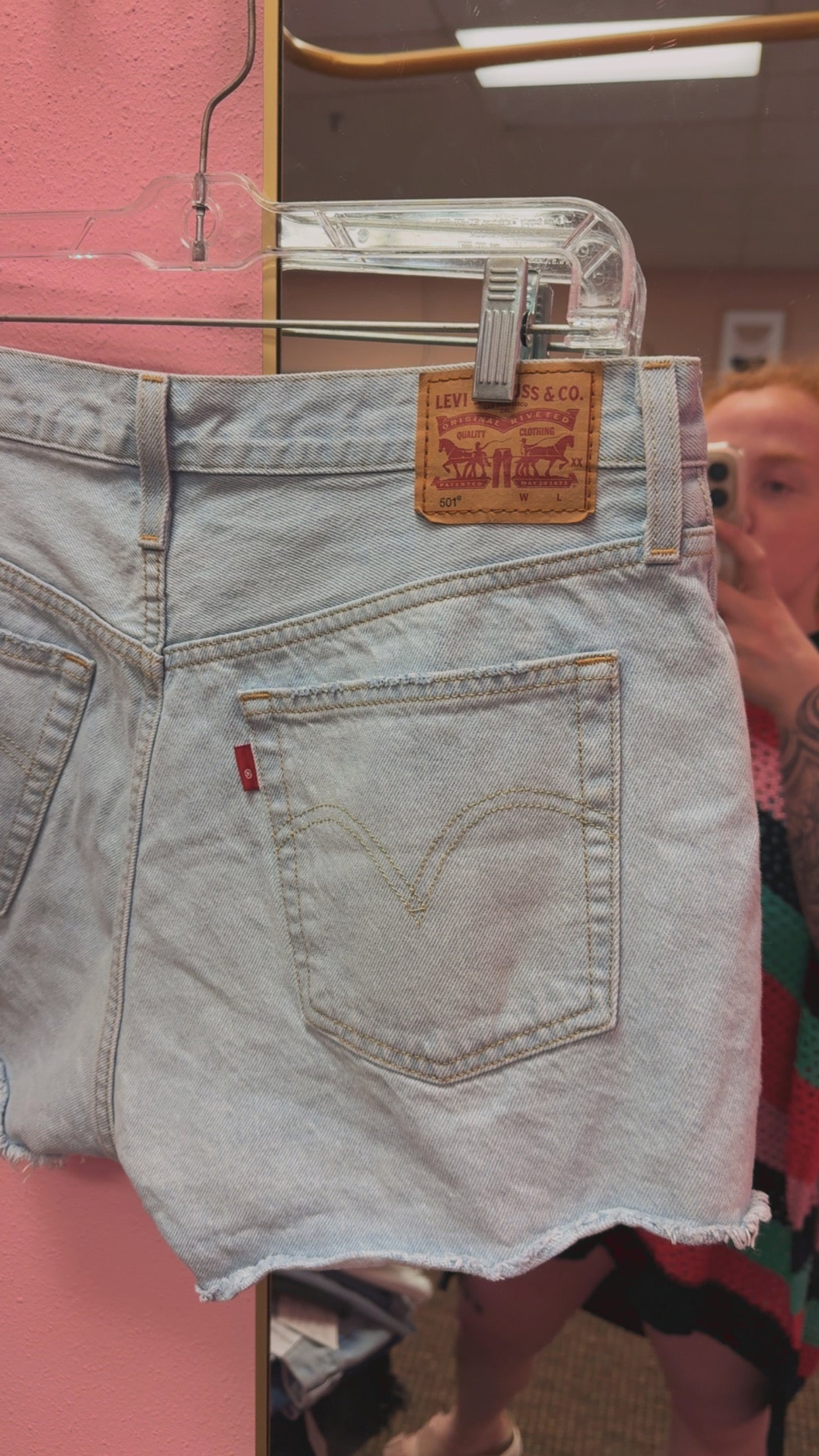 Levi’s 501 Distressed Light Wash Denim Shorts Size 31