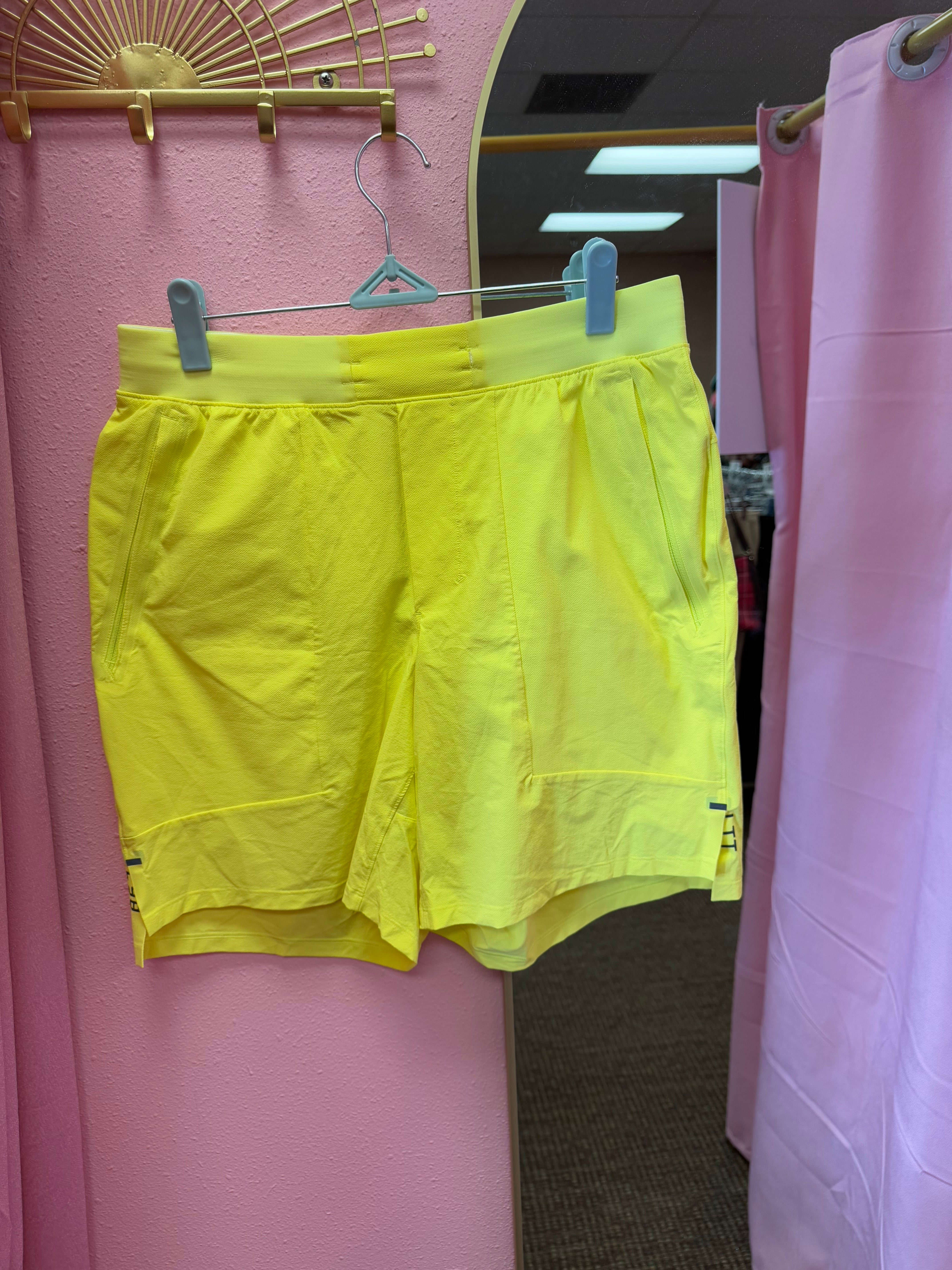 Men’s Lululemon License To Train “7 Shorts Size Medium