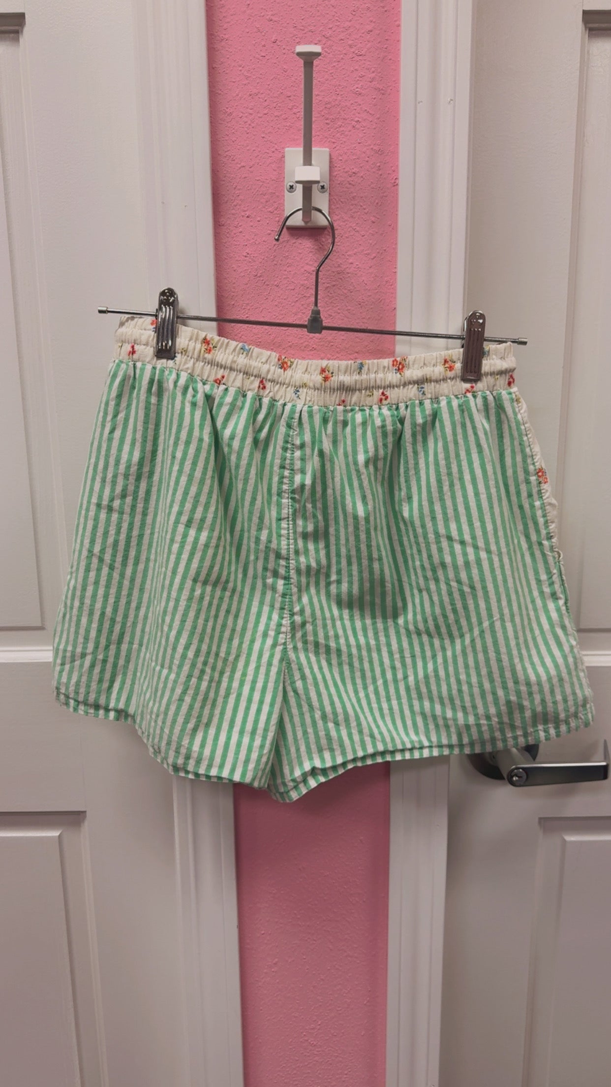 American Eagle Floral + Striped Shorts Size Small