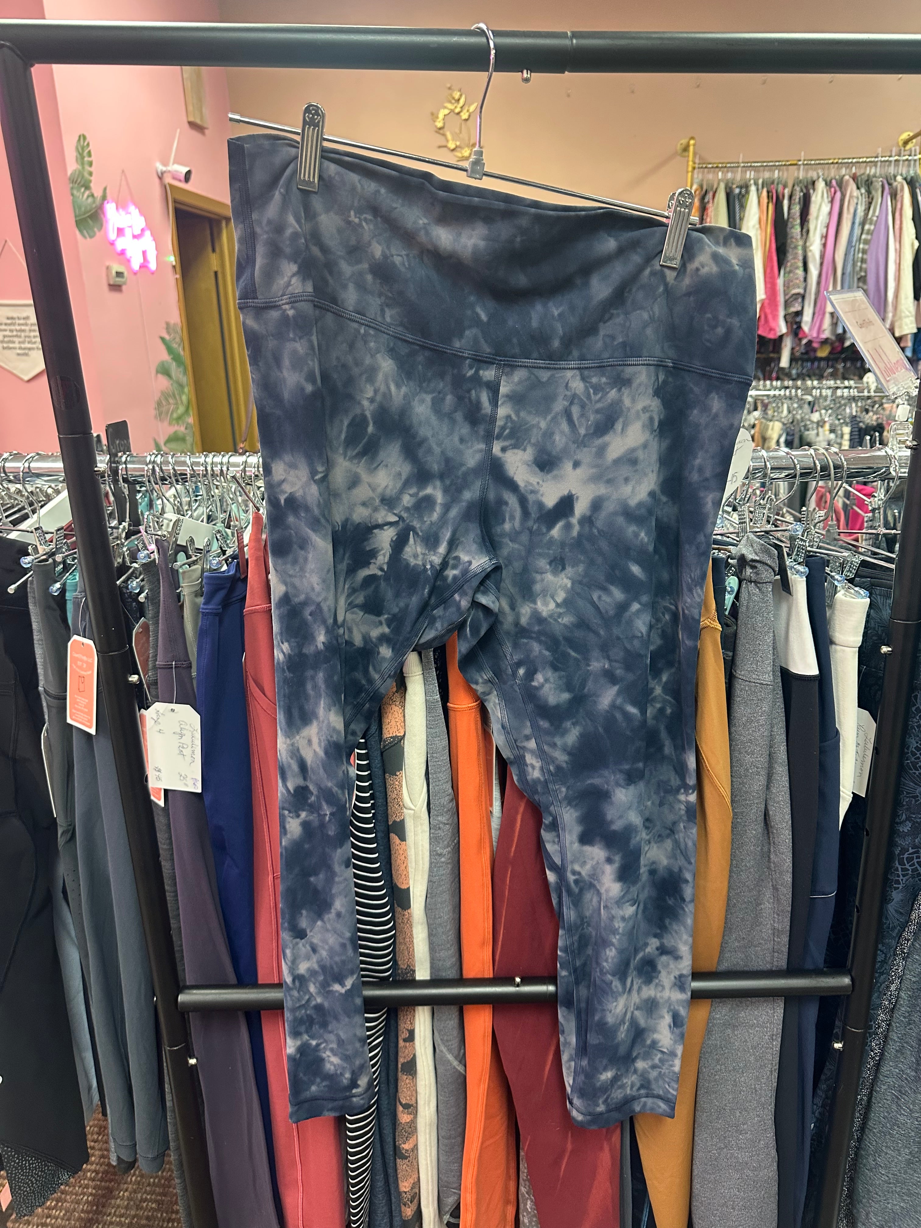 Lululemon Diamond Dye Aligns Size 16