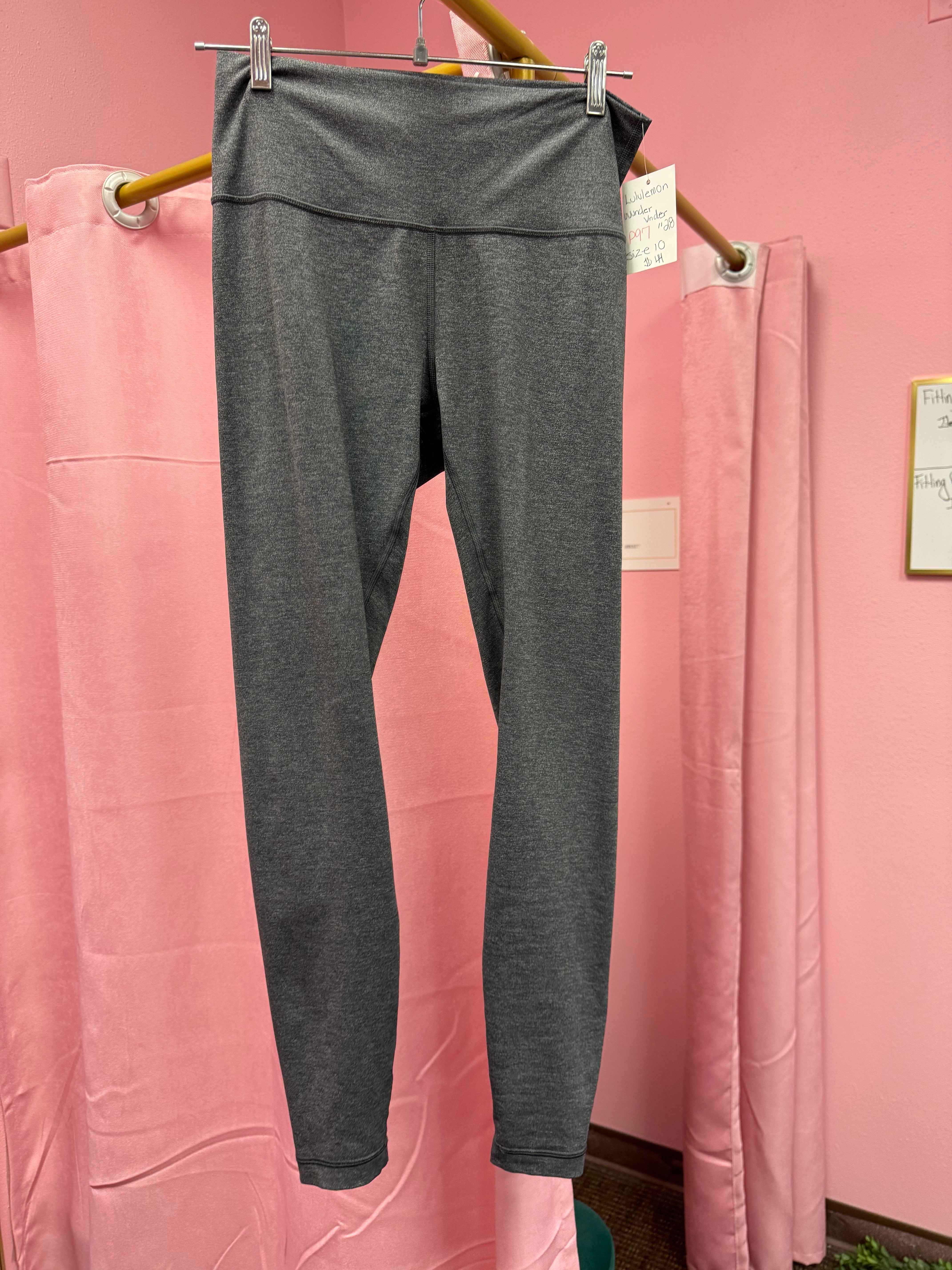 Lululemon Wunder Under 28” Size 10