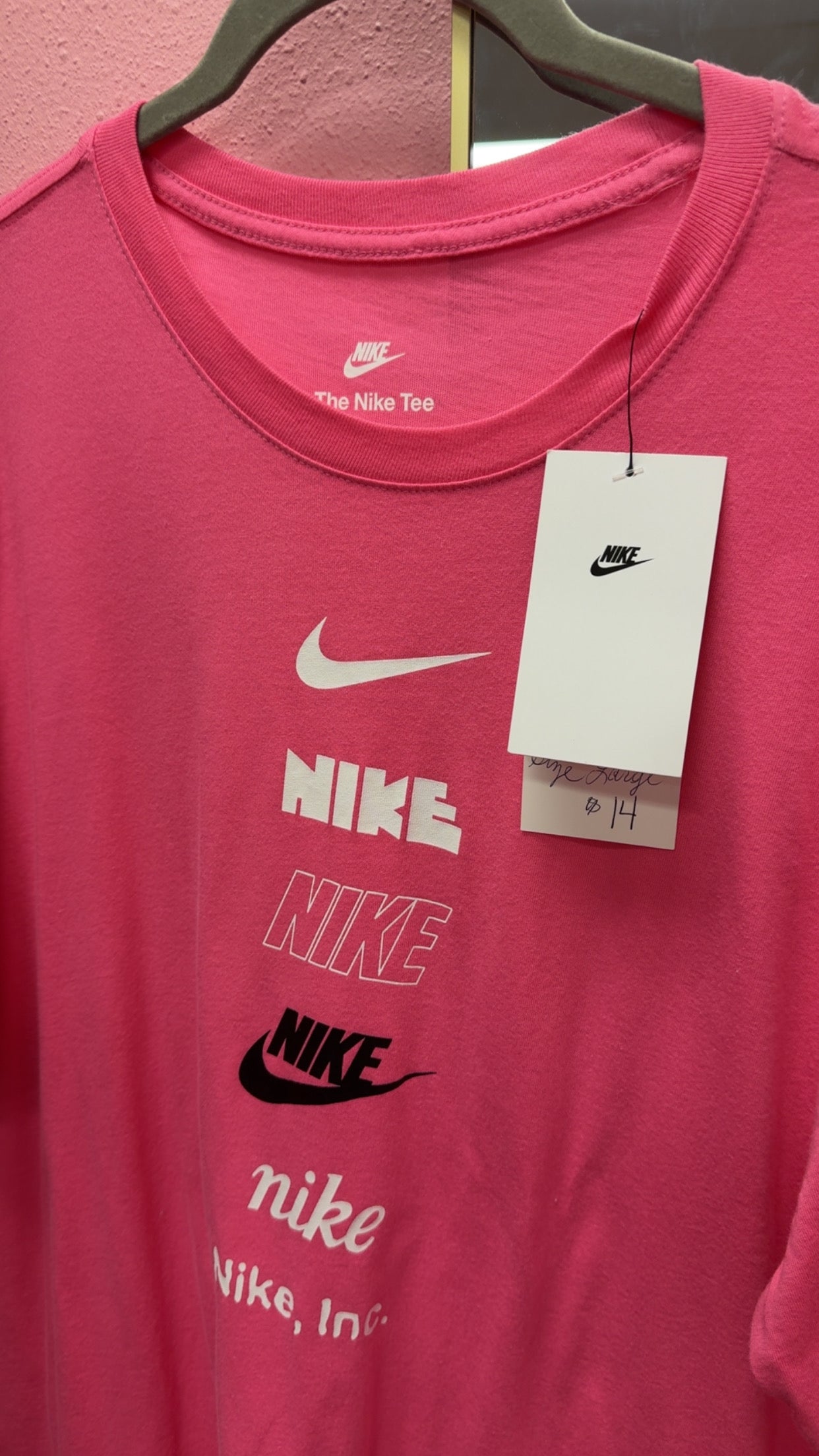 Men’s Nike NWT Tee Size Large