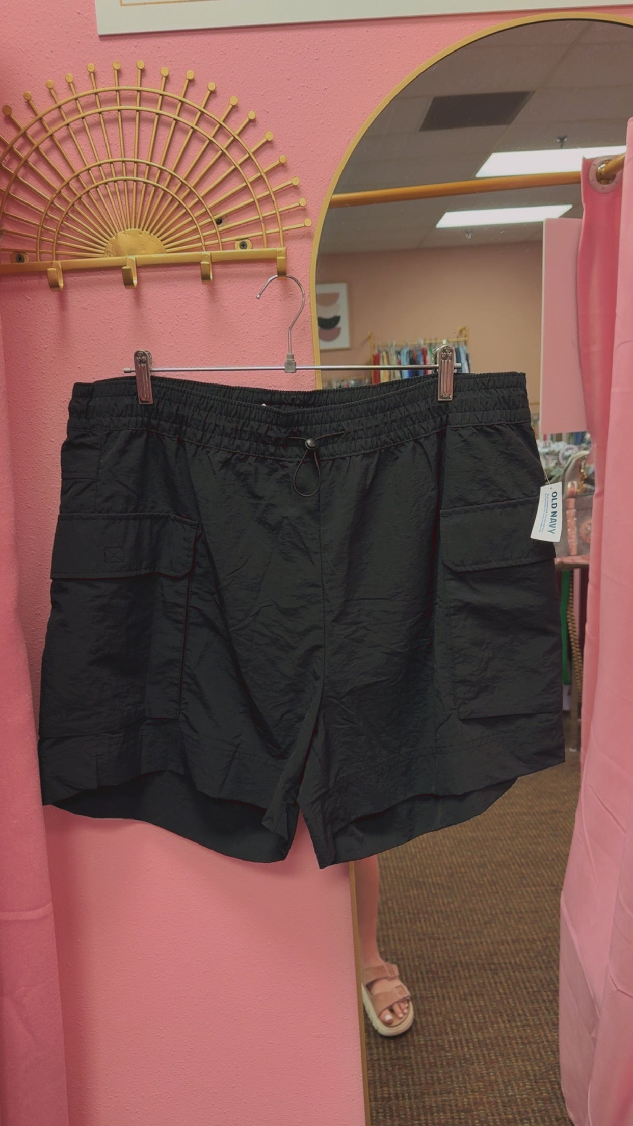 Old Navy NEW WITH TAGS Cargo Shorts Size XL