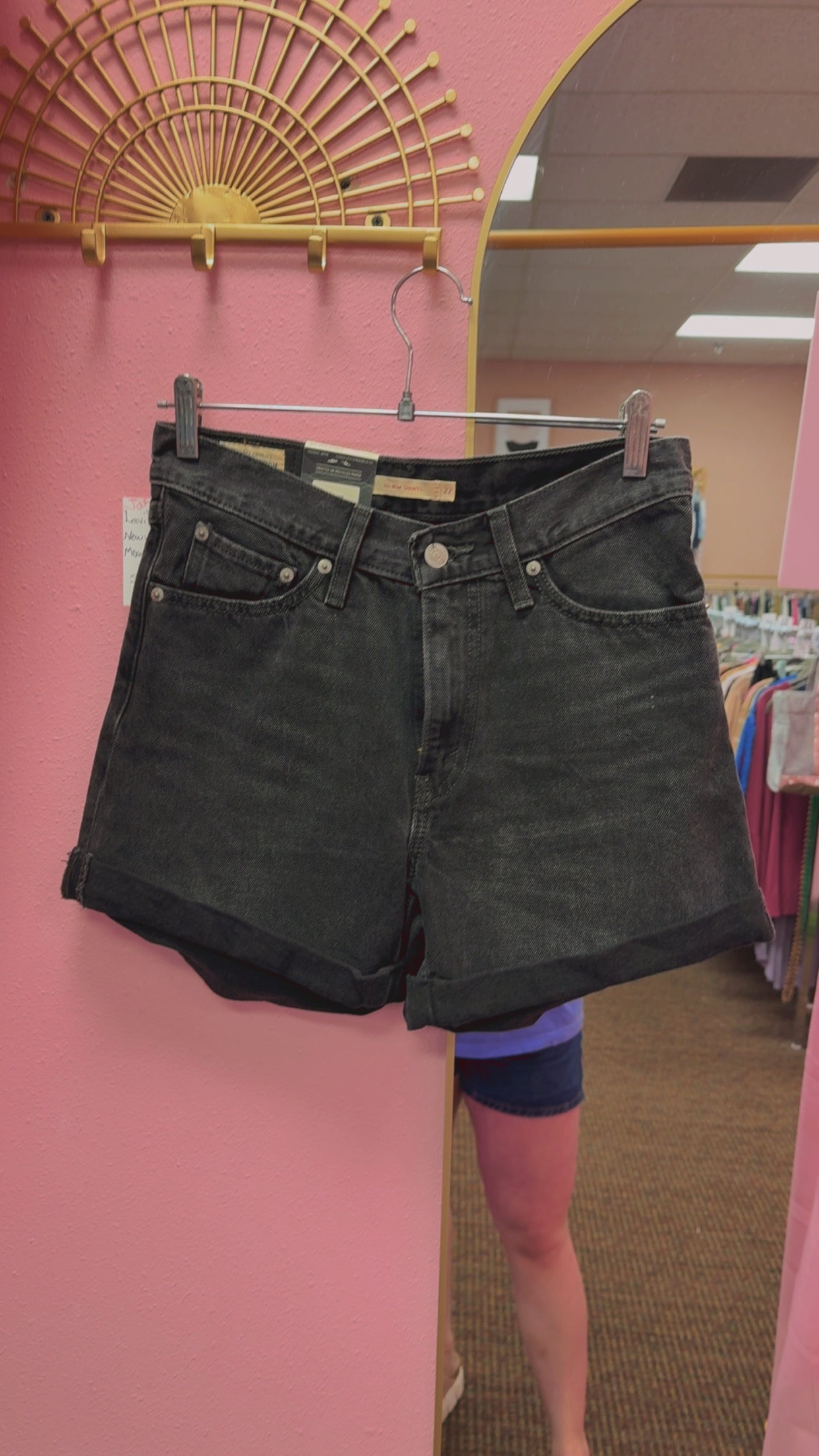 Levi’s 80’s Mom Shorts NEW WITH TAGS Size 27