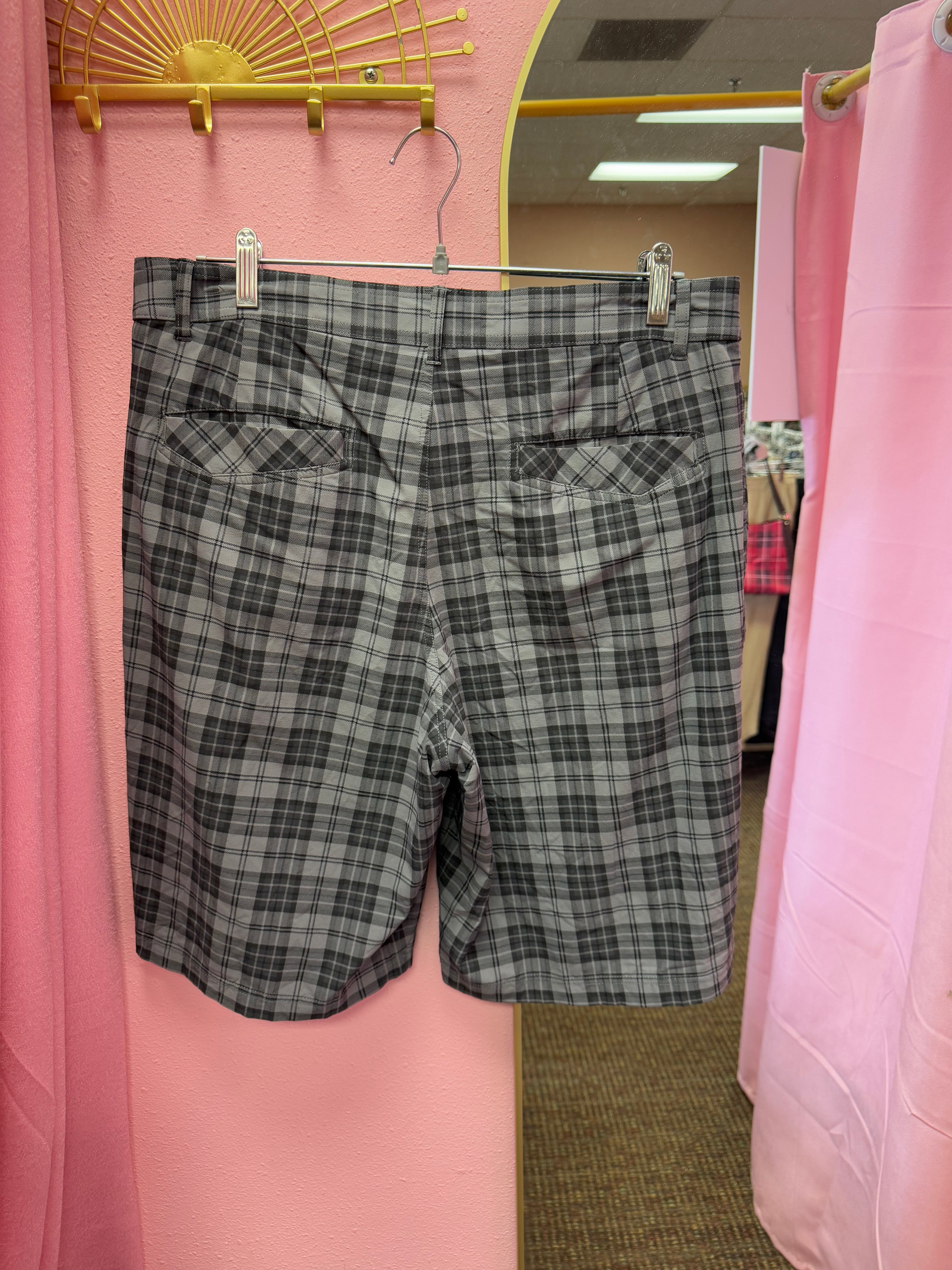 Men’s Lululemon Shorts Size 36