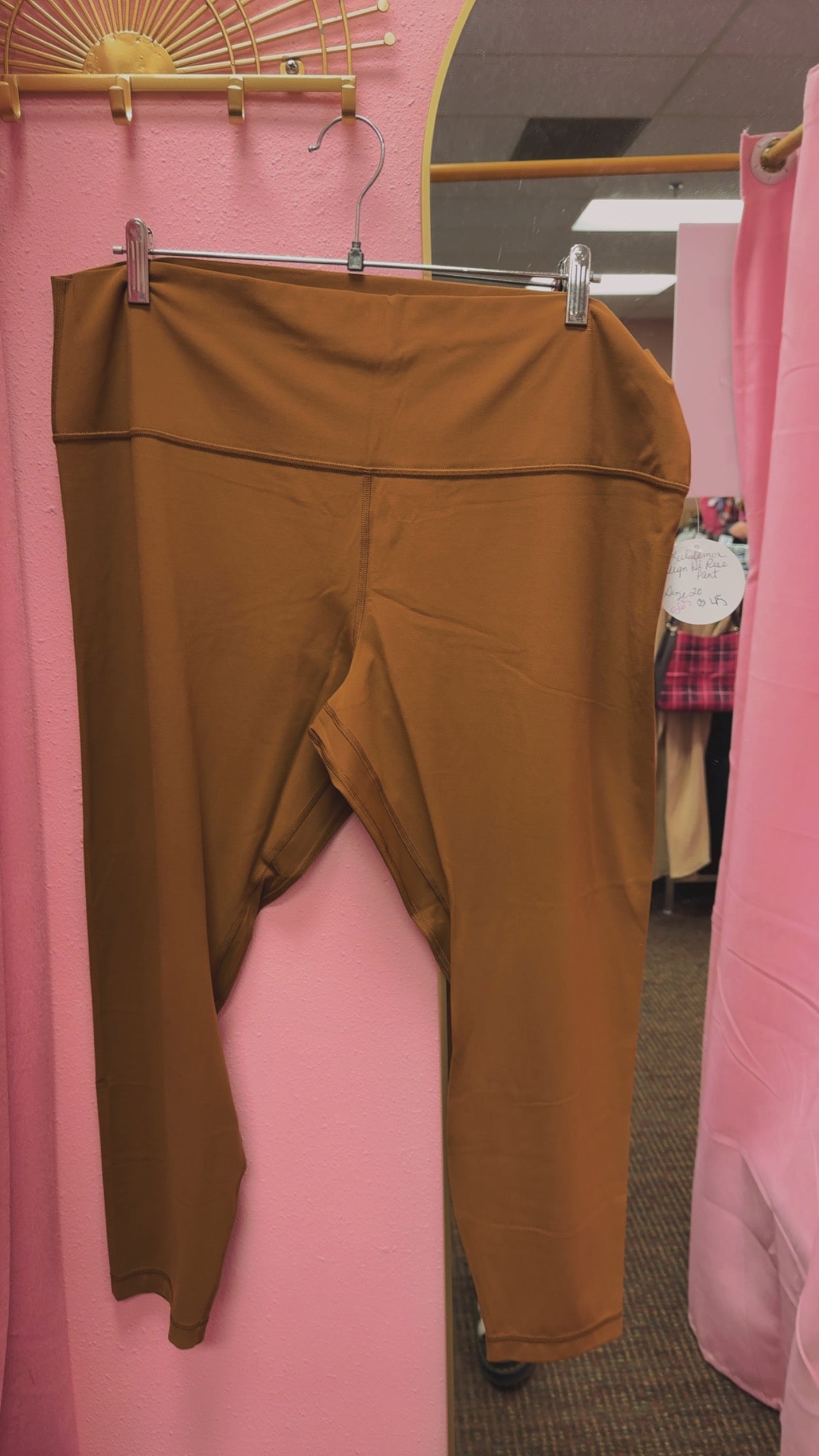 Lululemon Aligns “25 Size 20