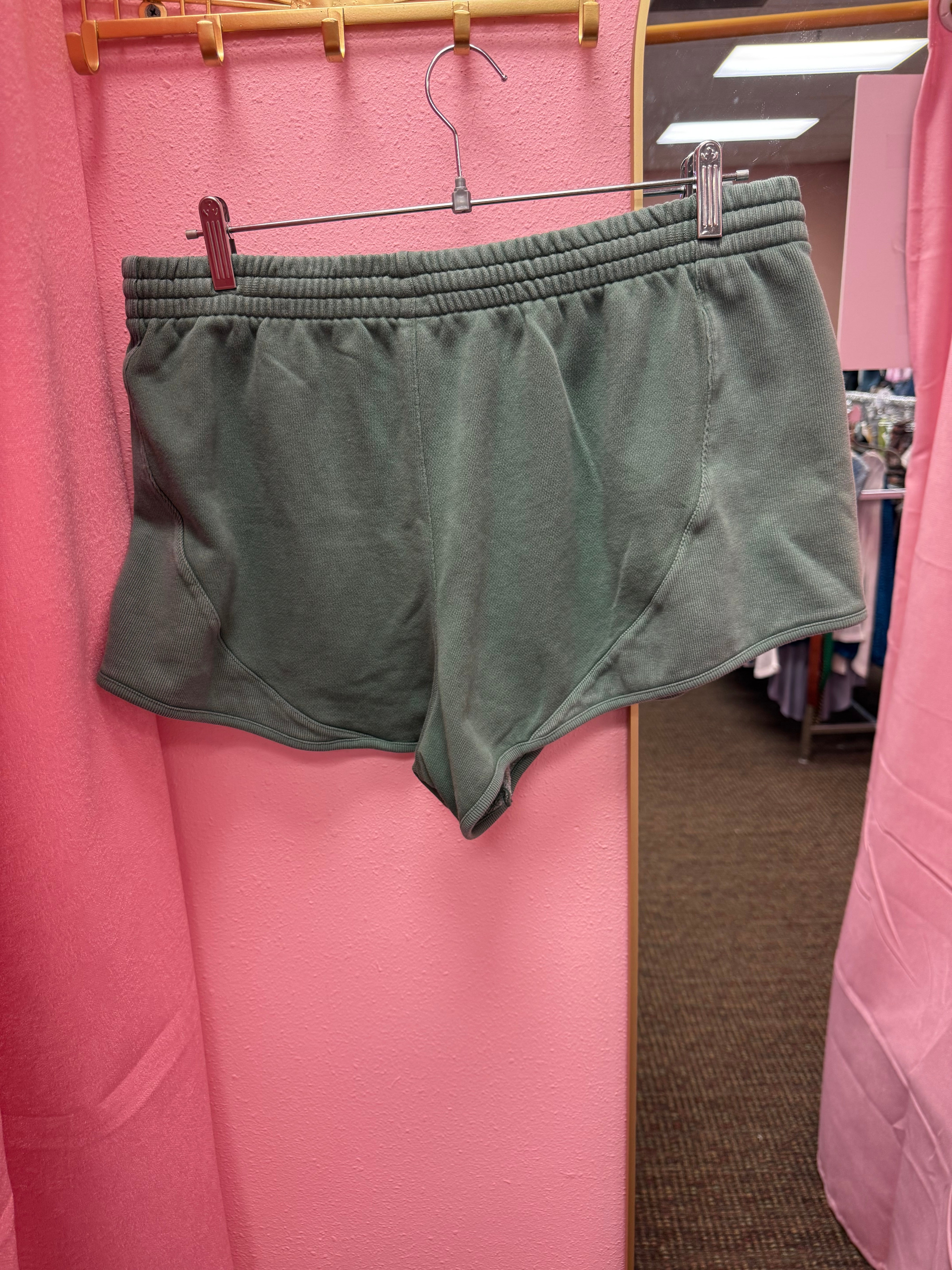 Victoria Secret Pink Shorts Size Large