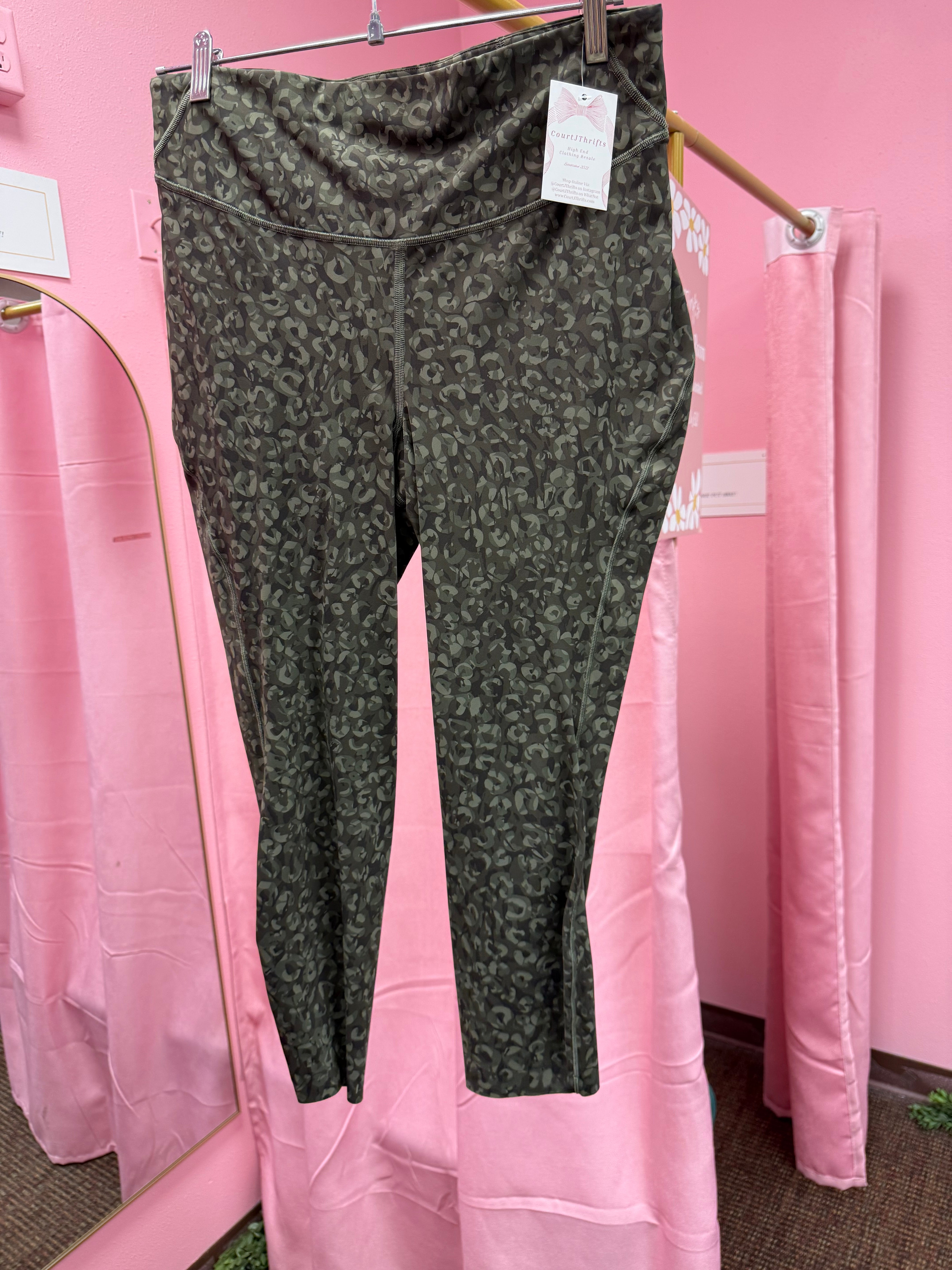 Lululemon Base Pace High Rise 23” Size 12