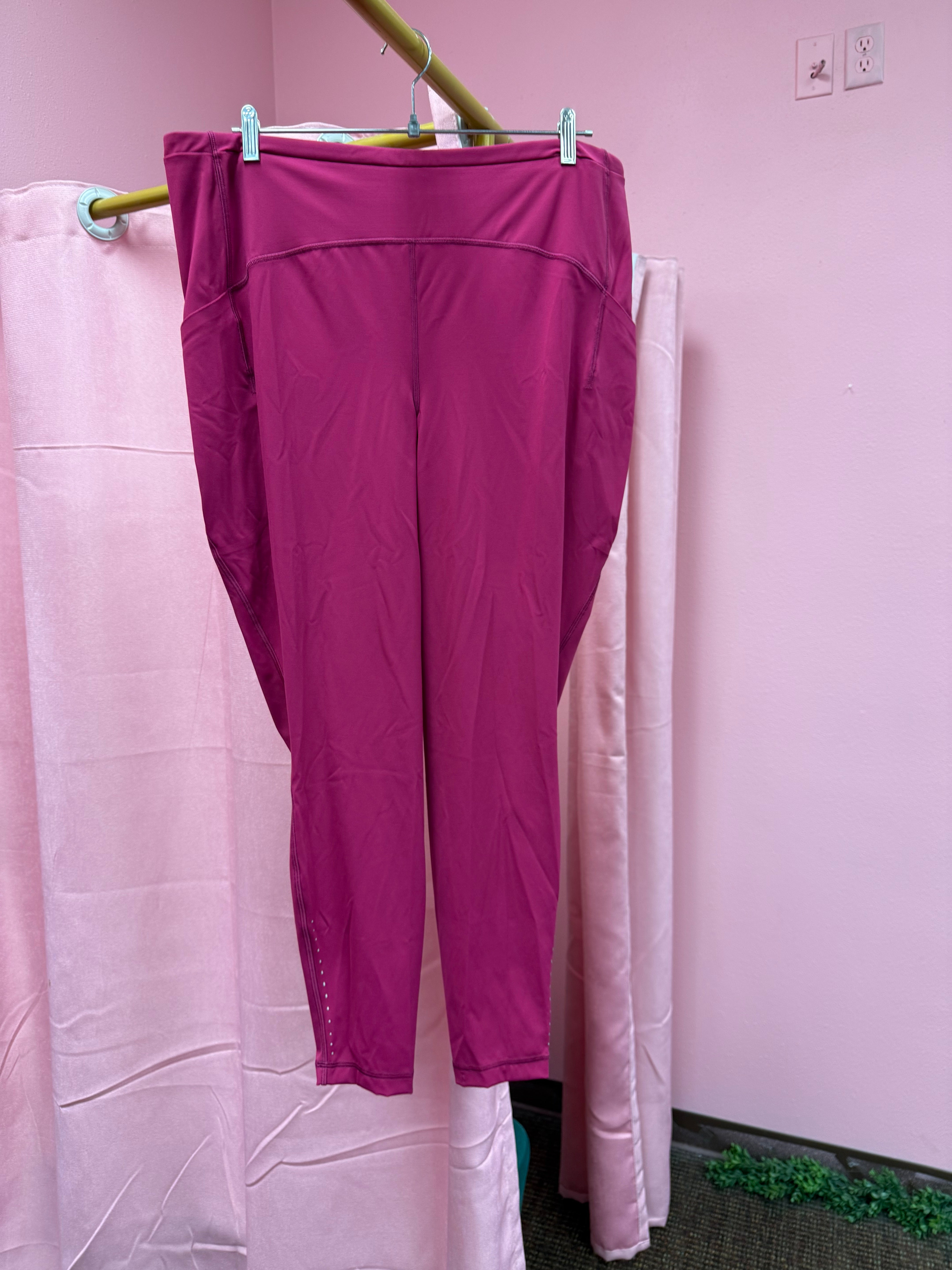 Lululemon Swift Speed High Rise Leggings Wild Berry Size 18