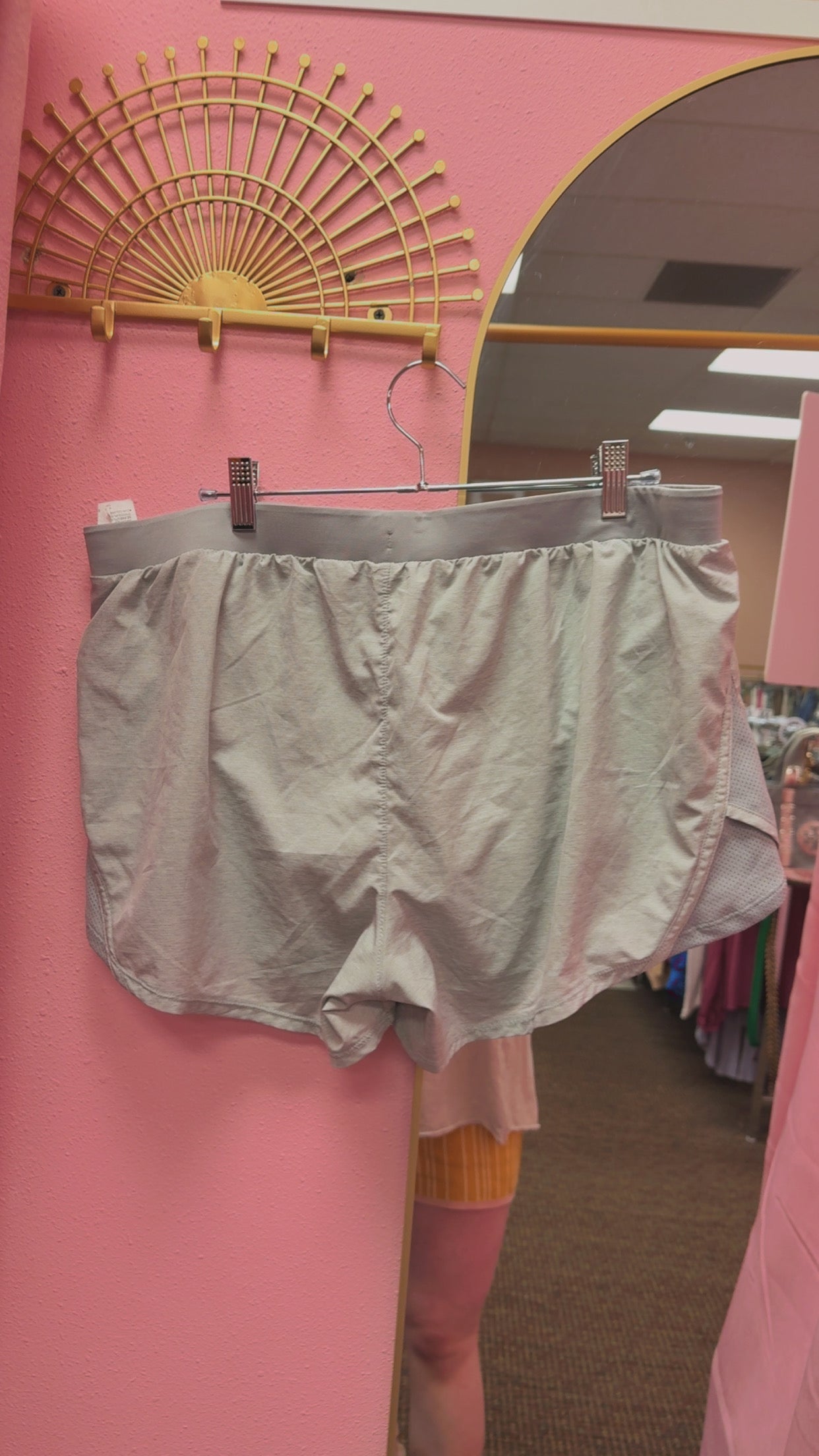 Under Armour Athletic Shorts Size XL